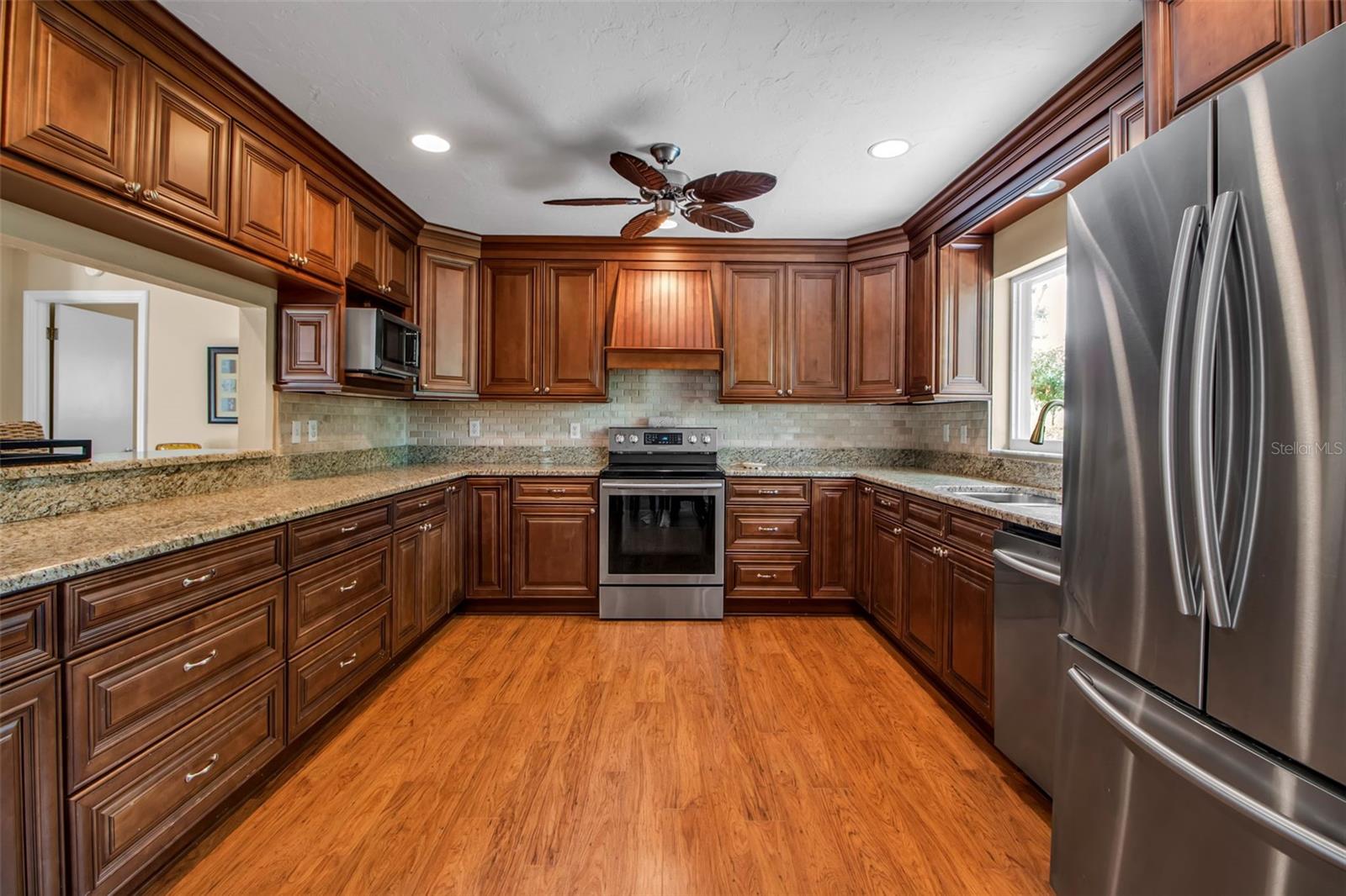Image 20 of 42 For 1833 Sandalwood Drive