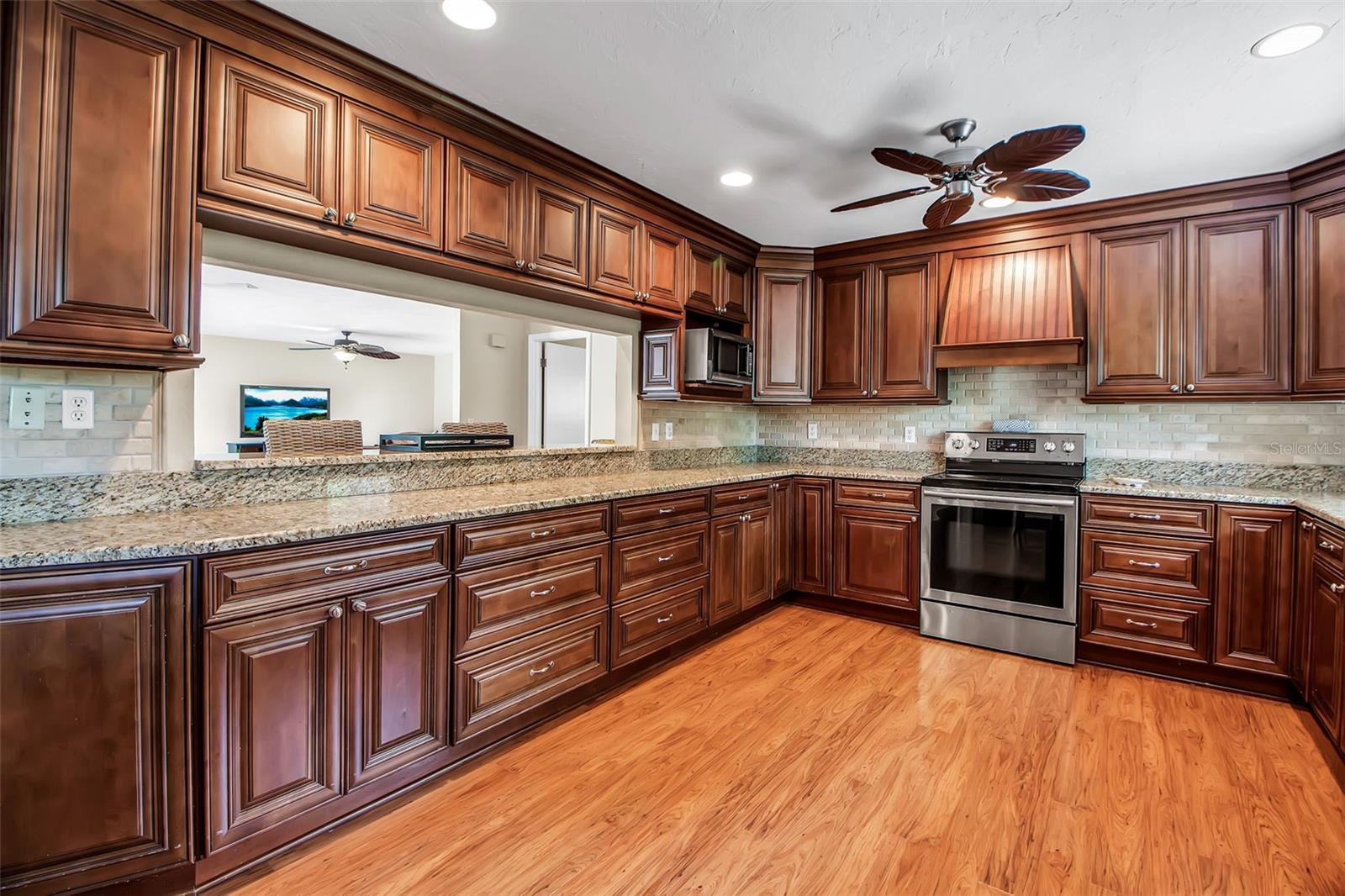 Image 23 of 42 For 1833 Sandalwood Drive