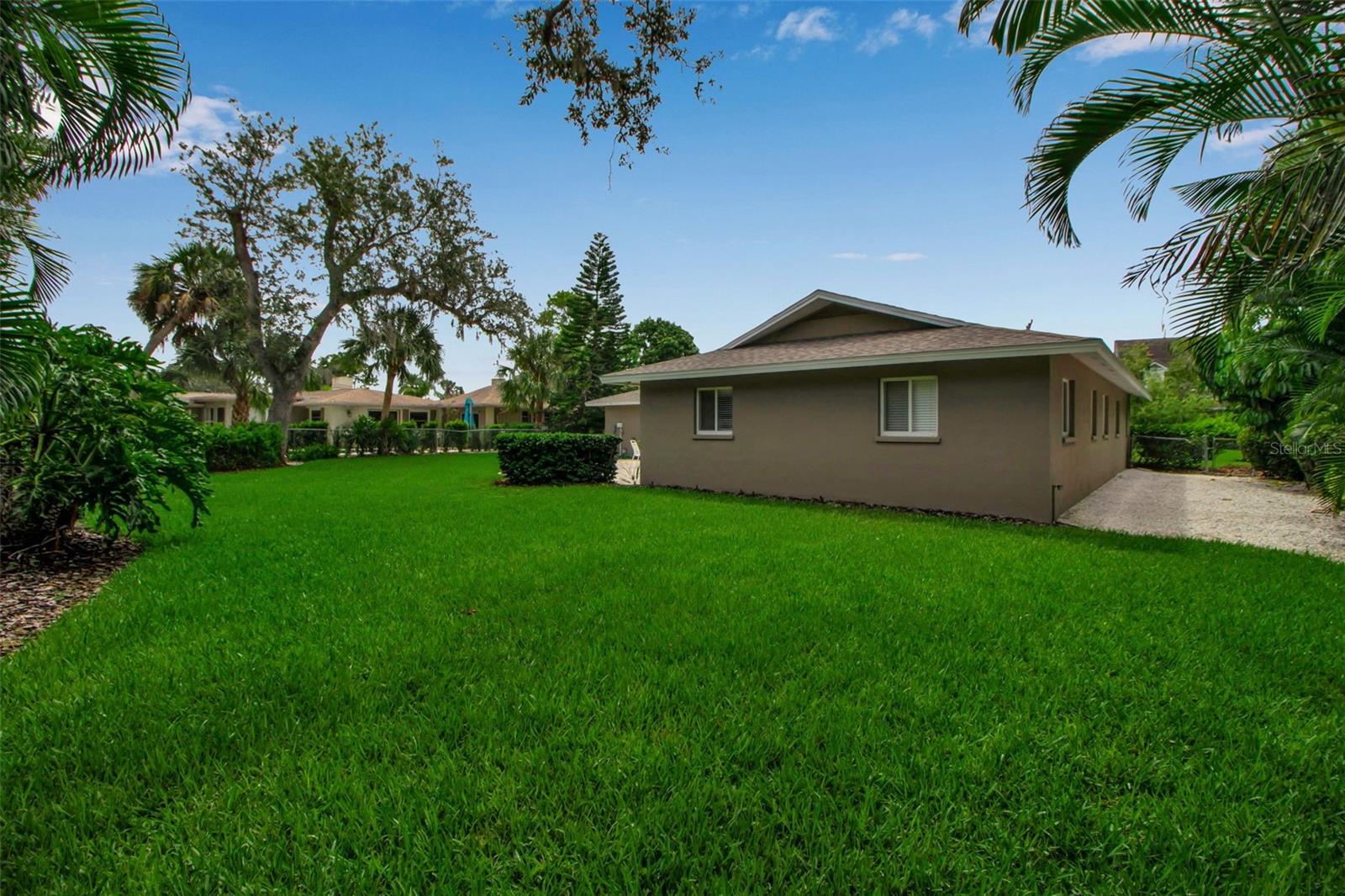 Image 38 of 42 For 1833 Sandalwood Drive