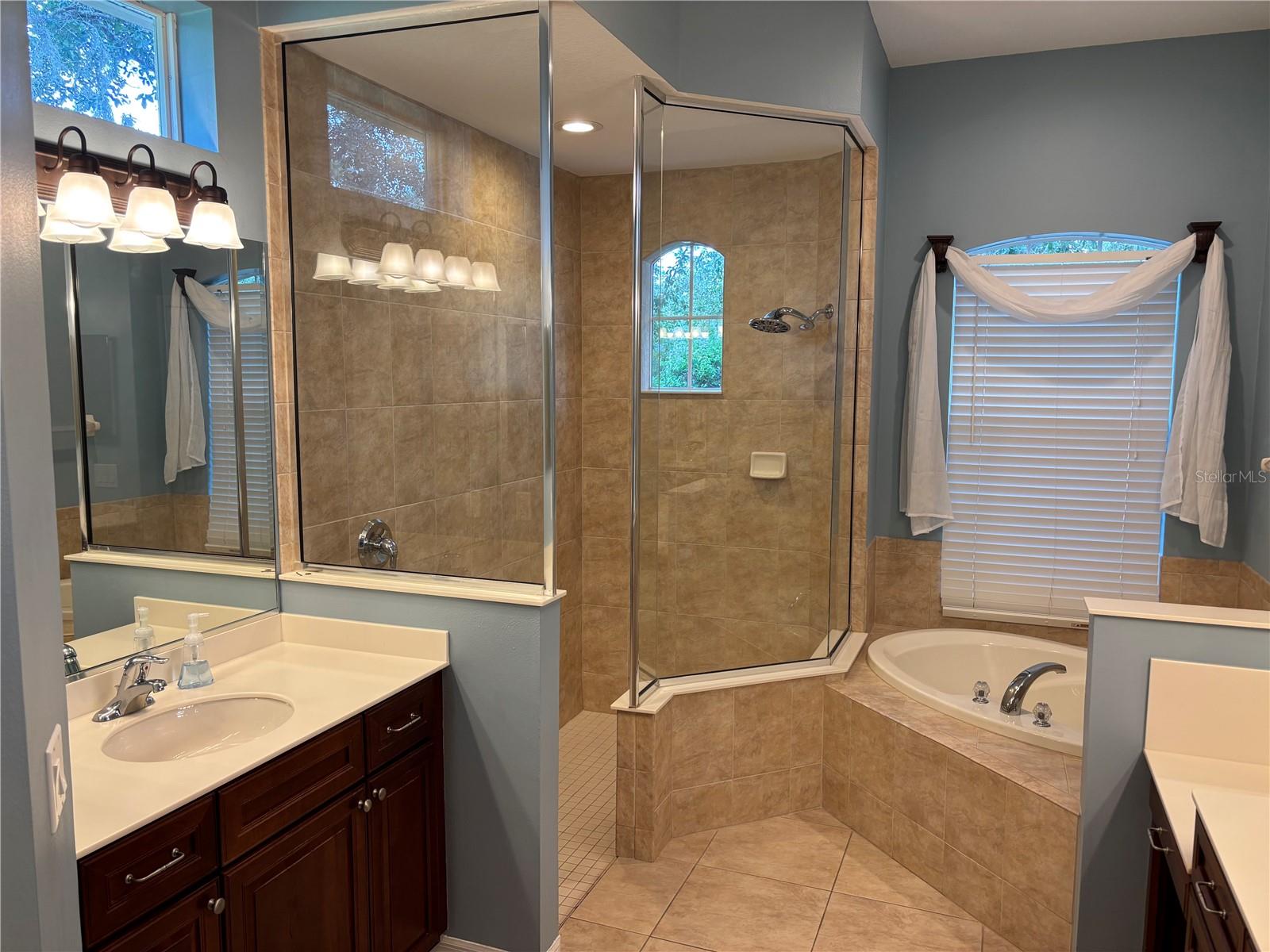 Image 11 of 35 For 7632 Drayton Circle