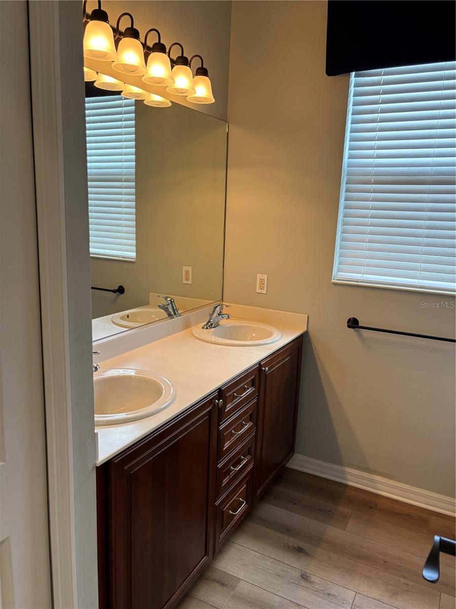 Image 15 of 35 For 7632 Drayton Circle