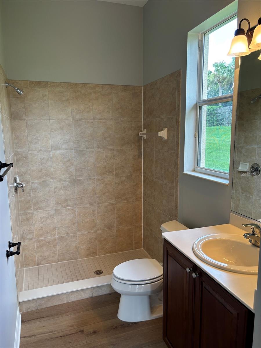 Image 22 of 35 For 7632 Drayton Circle