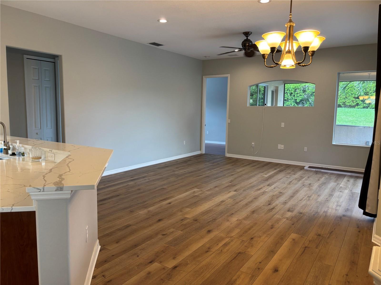 Image 6 of 35 For 7632 Drayton Circle