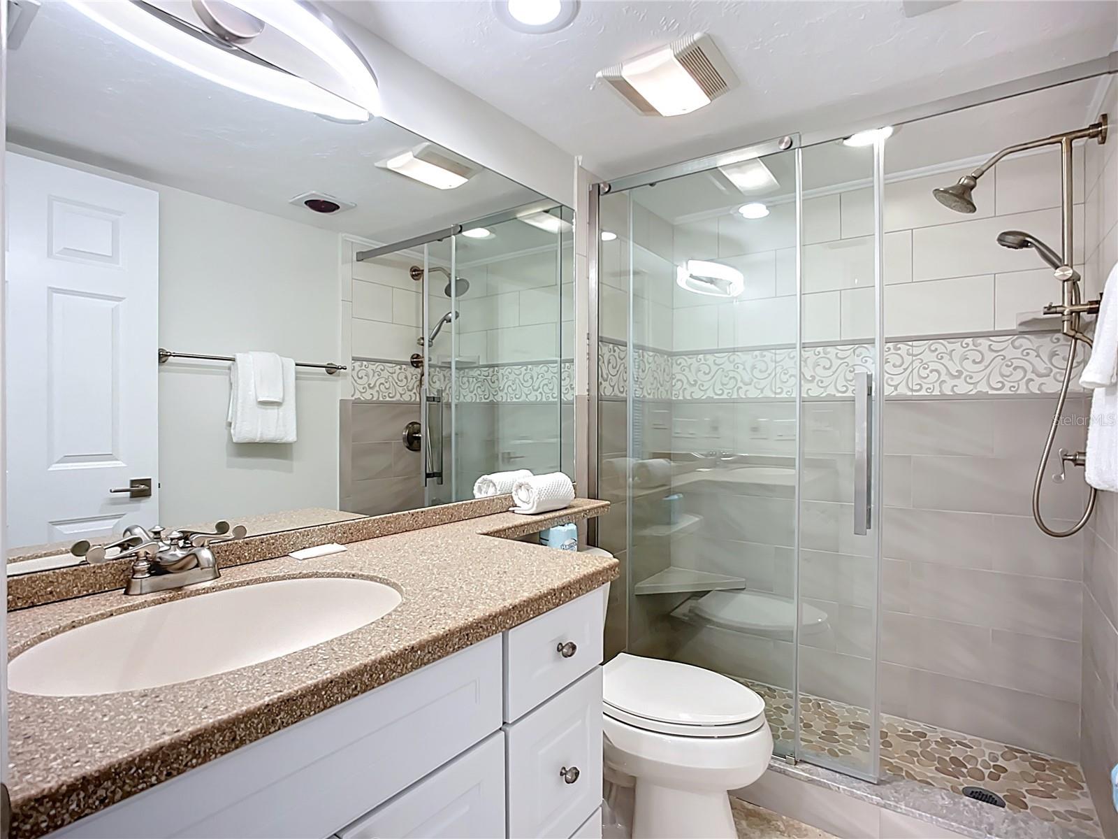 Image 21 of 47 For 5770 Midnight Pass Road 301