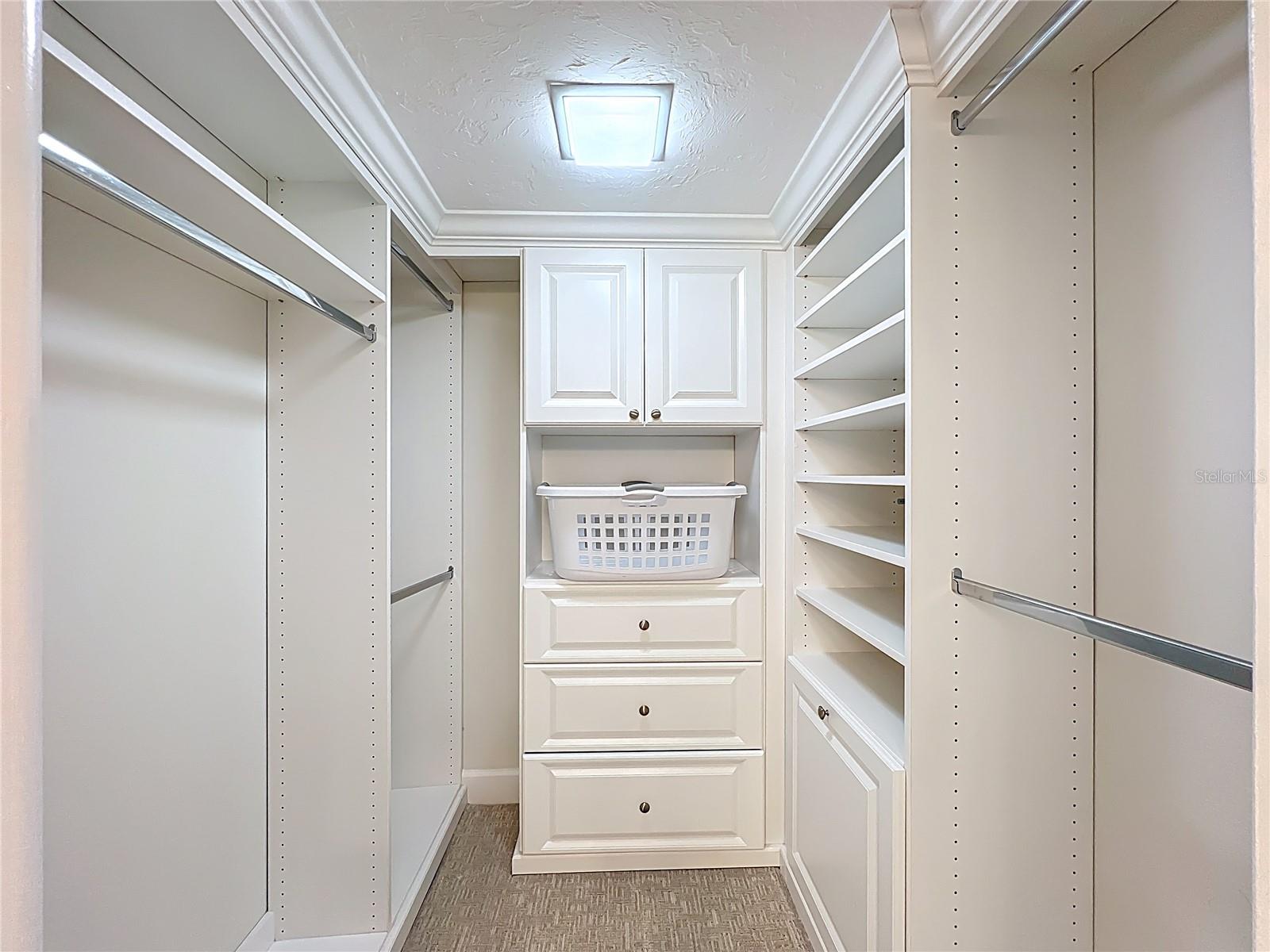 Image 28 of 47 For 5770 Midnight Pass Road 301