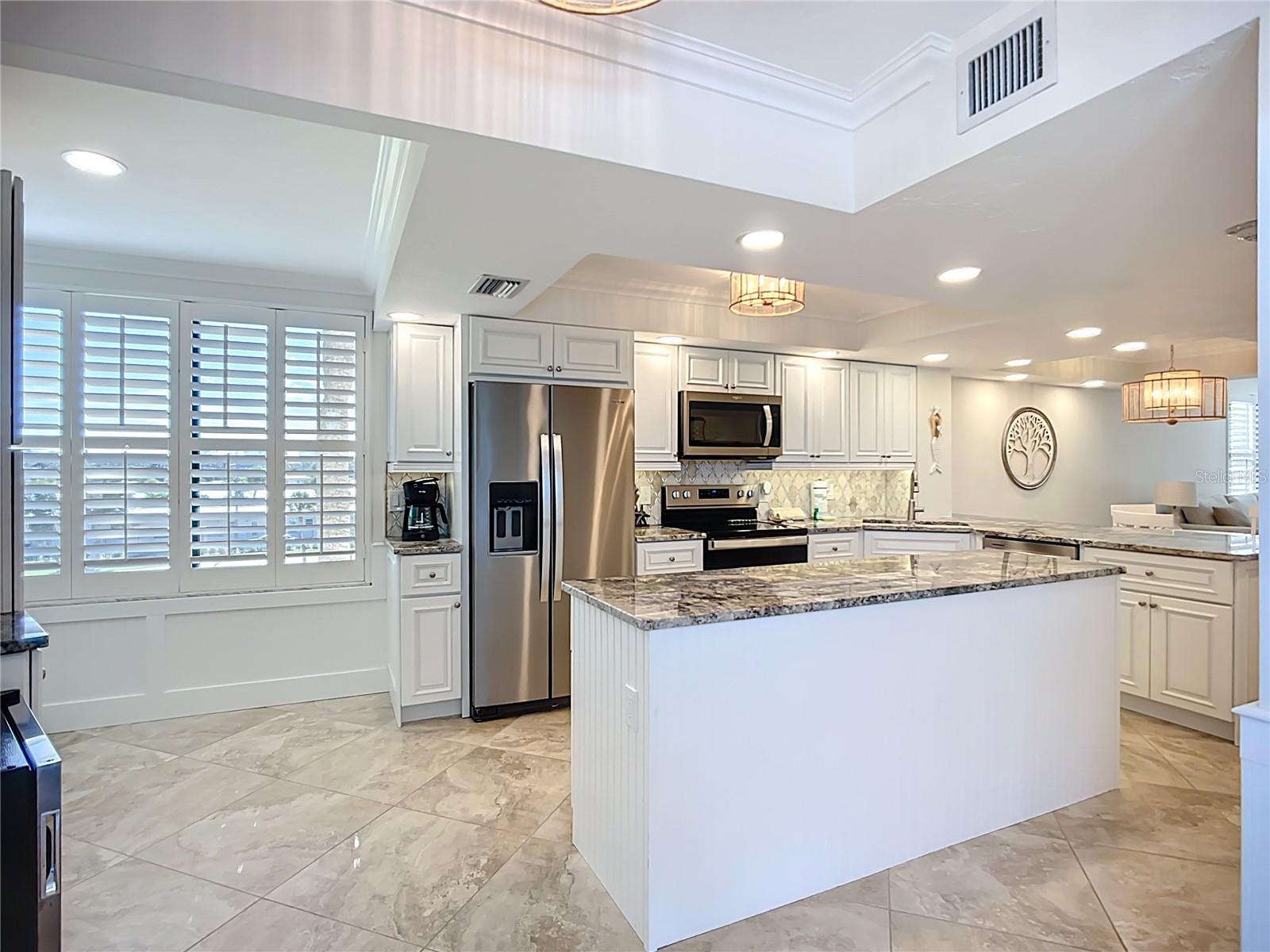 Image 3 of 47 For 5770 Midnight Pass Road 301