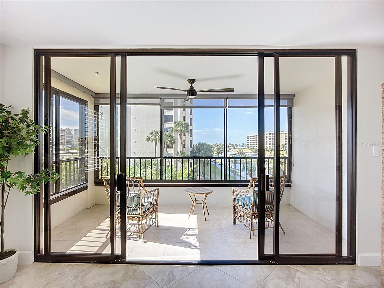 Image 30 of 47 For 5770 Midnight Pass Road 301