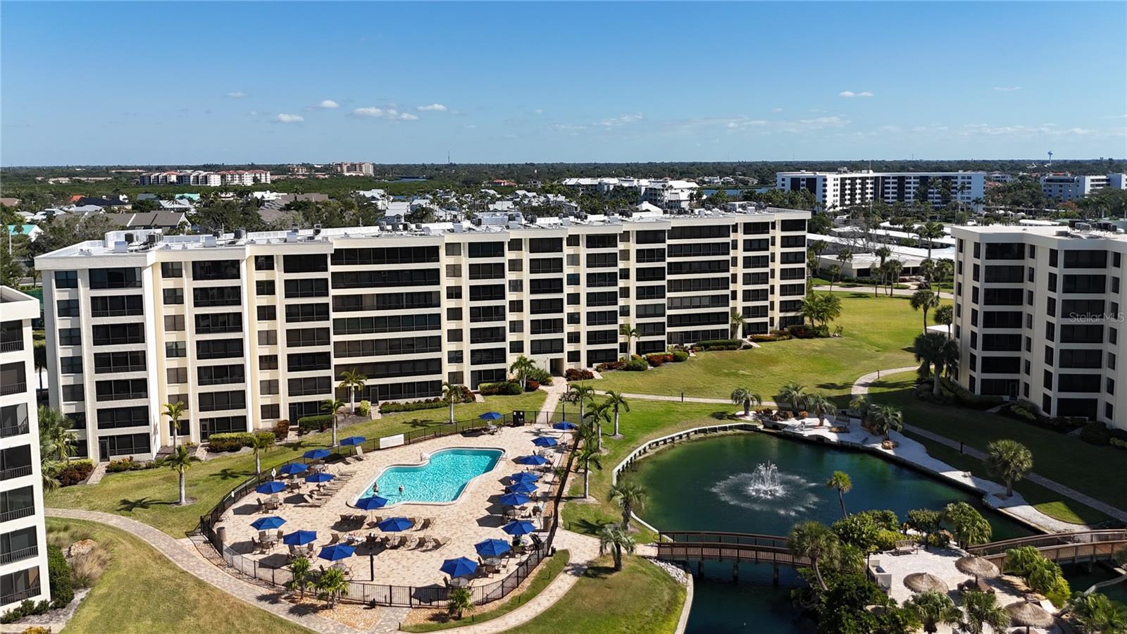 Image 46 of 47 For 5770 Midnight Pass Road 301