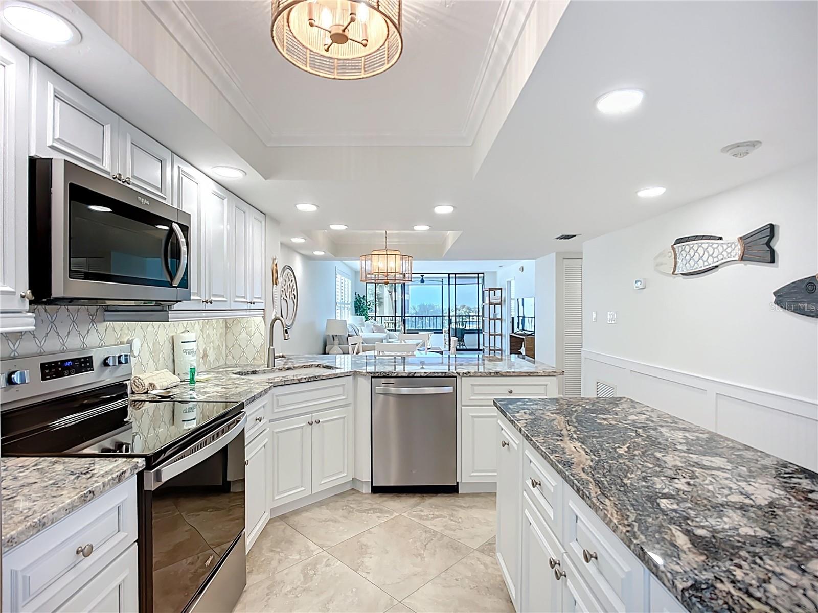 Image 7 of 47 For 5770 Midnight Pass Road 301