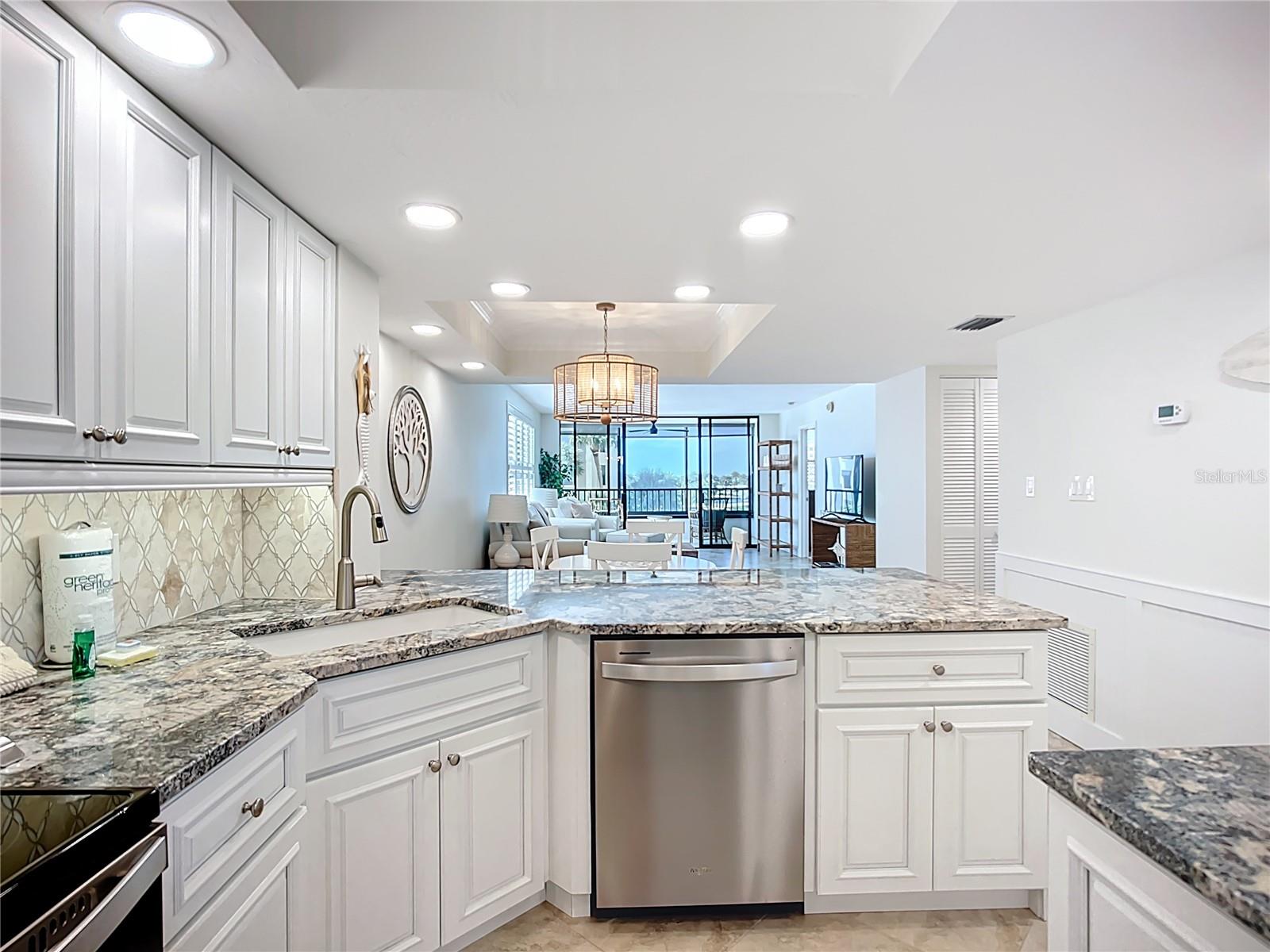 Image 8 of 47 For 5770 Midnight Pass Road 301