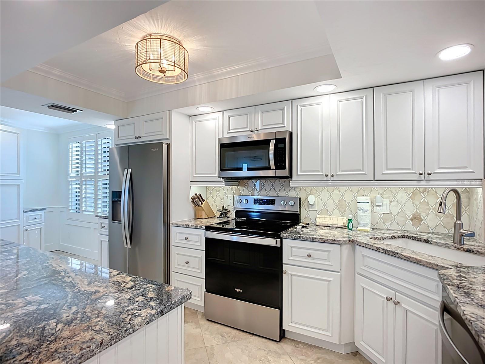 Image 9 of 47 For 5770 Midnight Pass Road 301