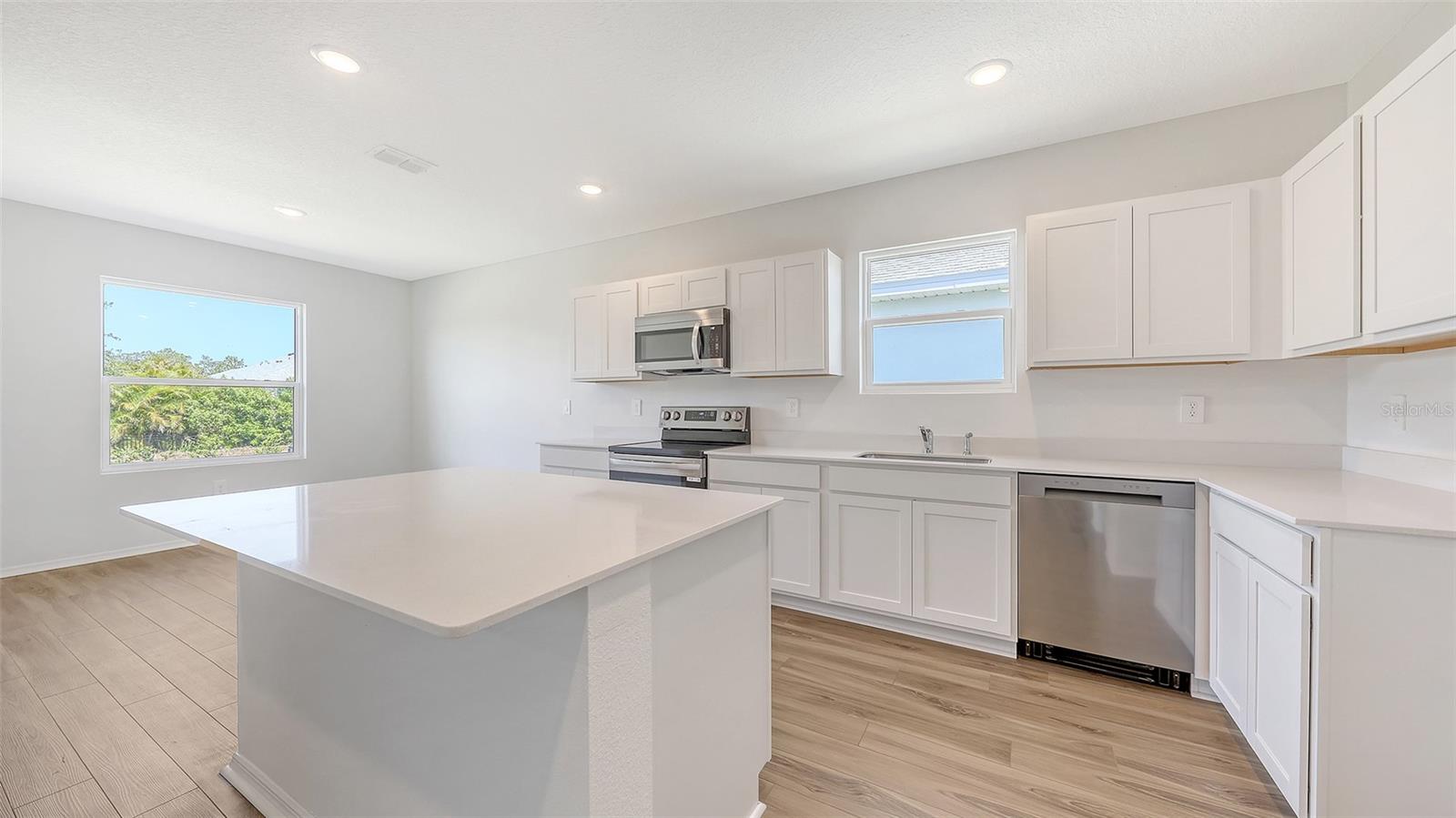 Image 7 of 20 For 4504 Hawthorn Avenue