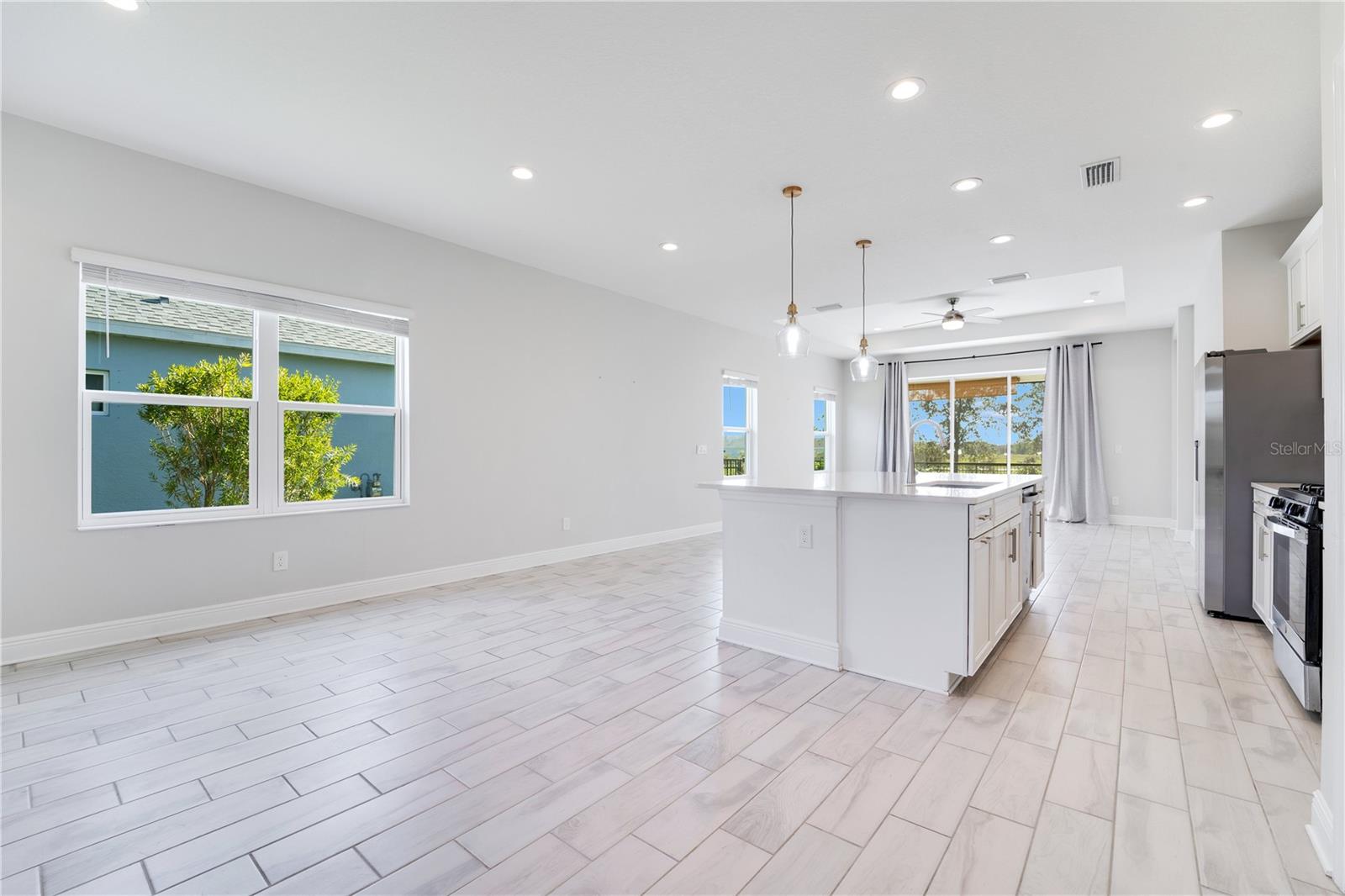 Image 7 of 36 For 13832 Old Creek Court