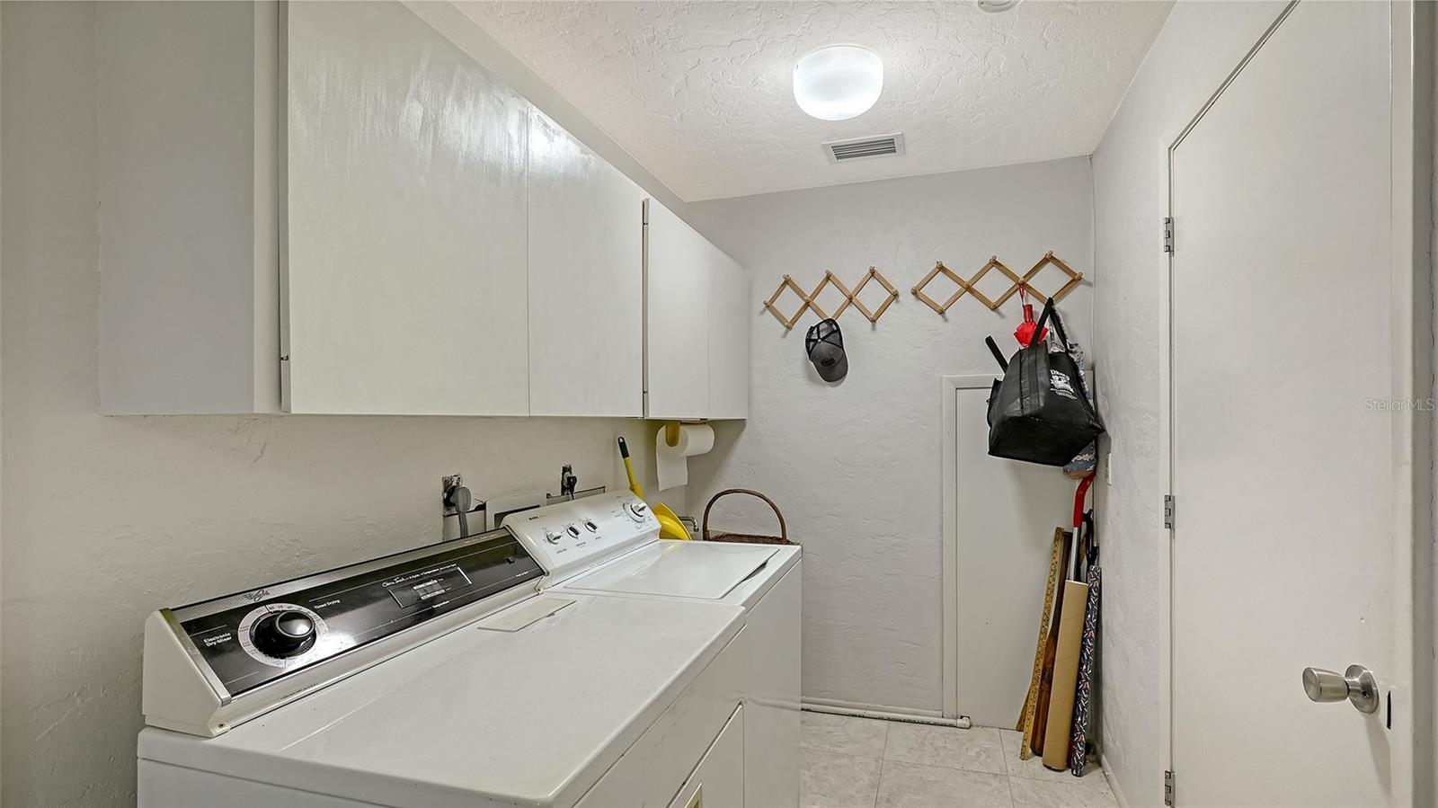 Image 31 of 58 For 3741 Amesbury Lane 5607