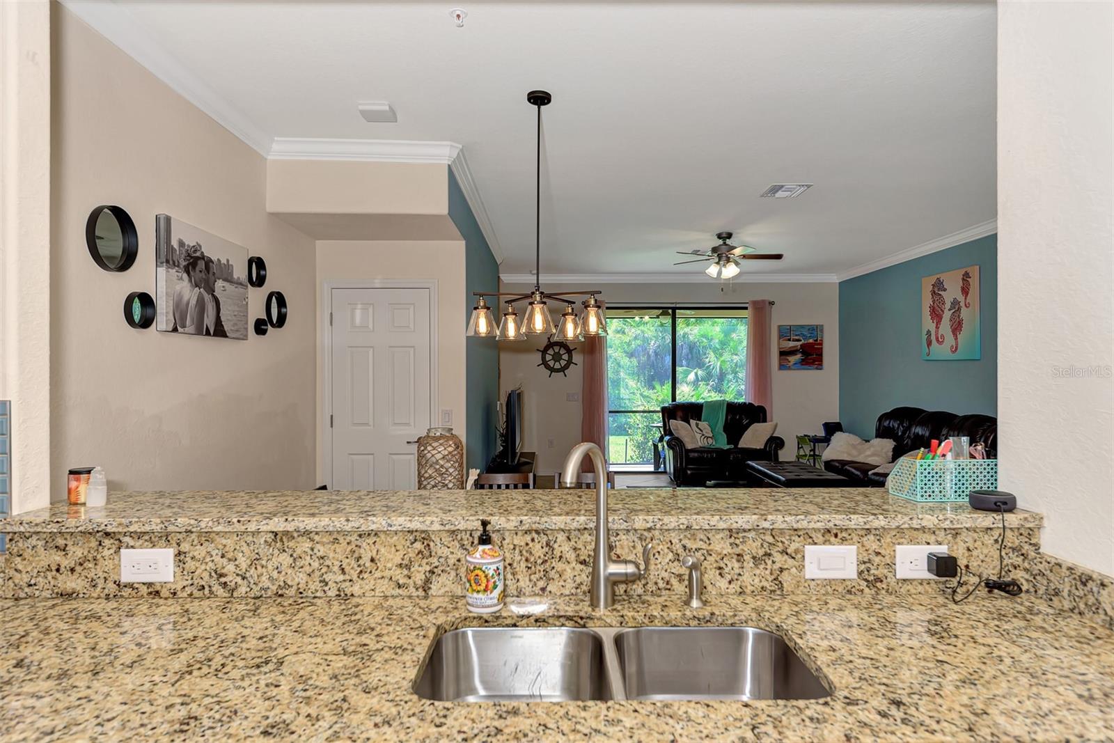 Image 18 of 47 For 20312 Lagente Circle