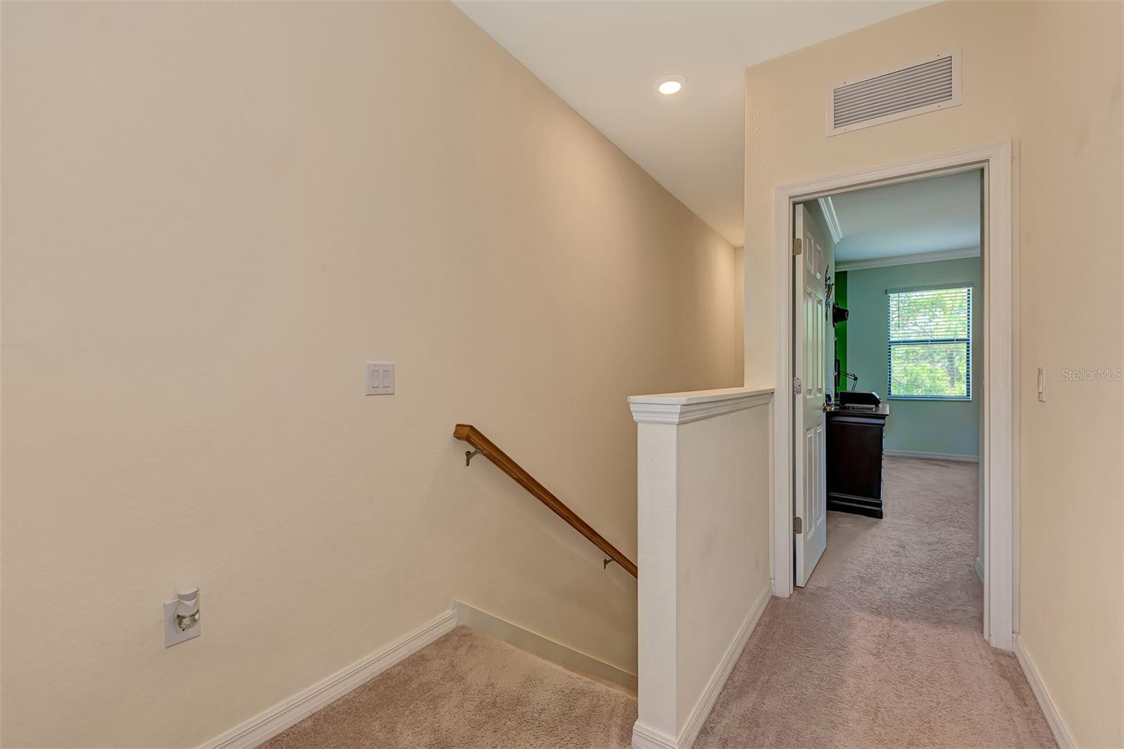 Image 22 of 47 For 20312 Lagente Circle