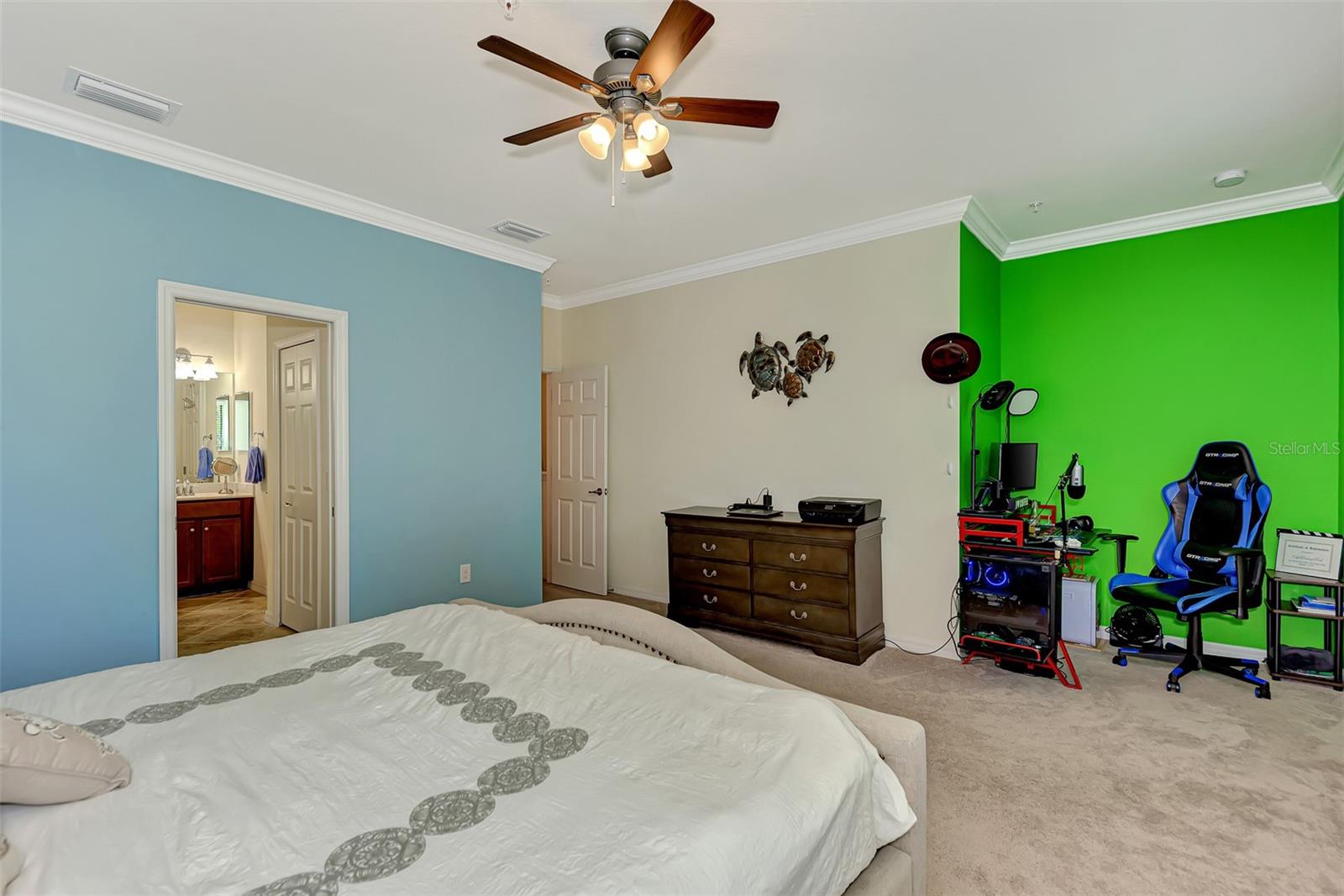 Image 26 of 47 For 20312 Lagente Circle