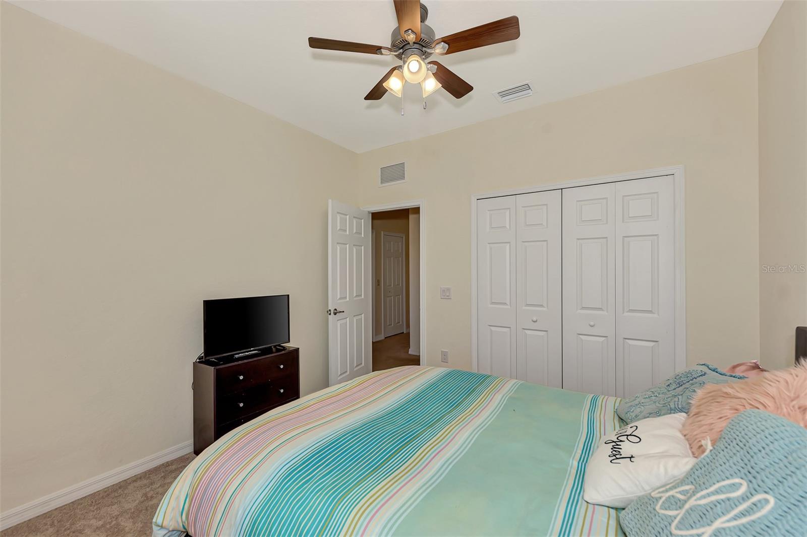 Image 30 of 47 For 20312 Lagente Circle