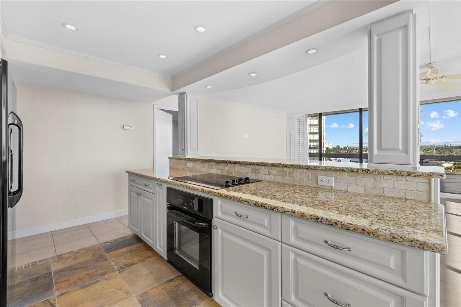 Image 20 of 33 For 5400 Ocean Boulevard 6-4