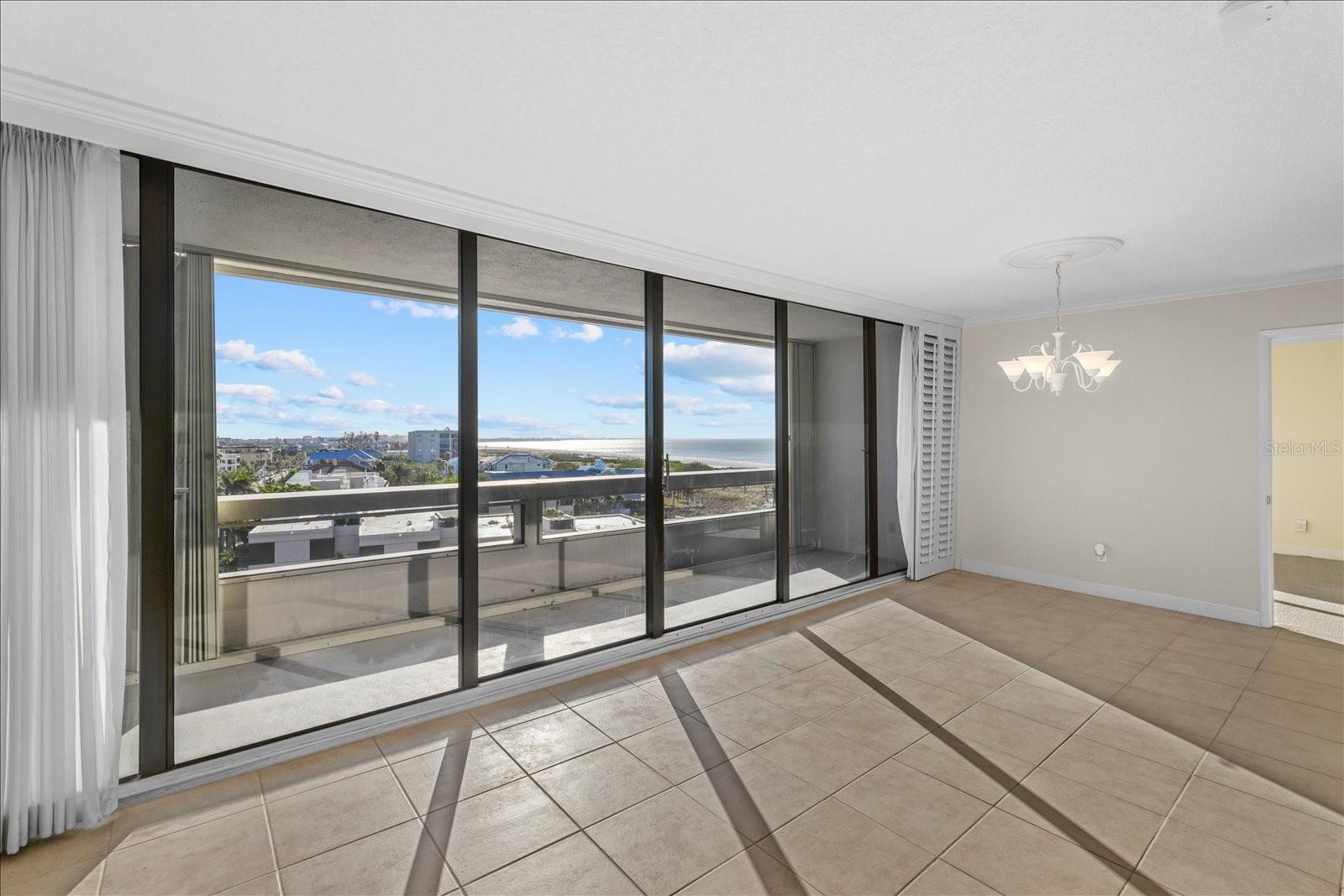 Image 22 of 33 For 5400 Ocean Boulevard 6-4