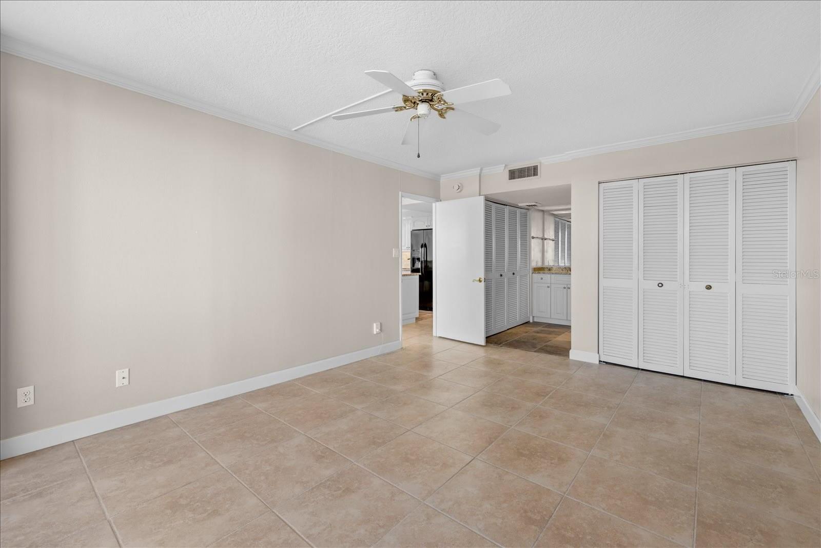 Image 25 of 33 For 5400 Ocean Boulevard 6-4
