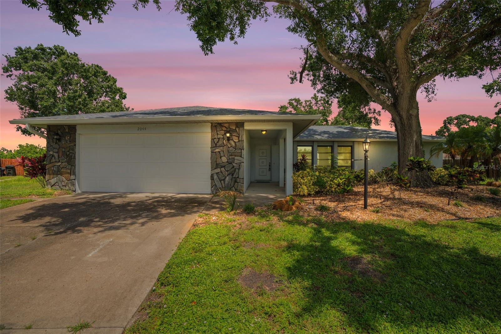 Image 2 of 41 For 2044 Country Meadows Lane