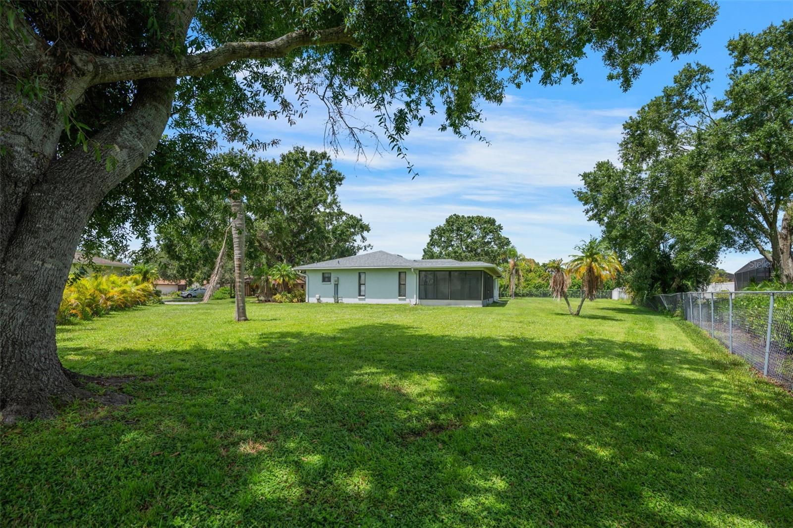 Image 35 of 41 For 2044 Country Meadows Lane