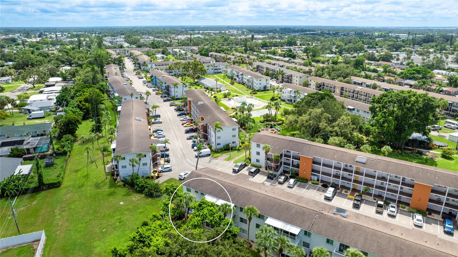 Image 34 of 42 For 5882 Canal Drive J-7