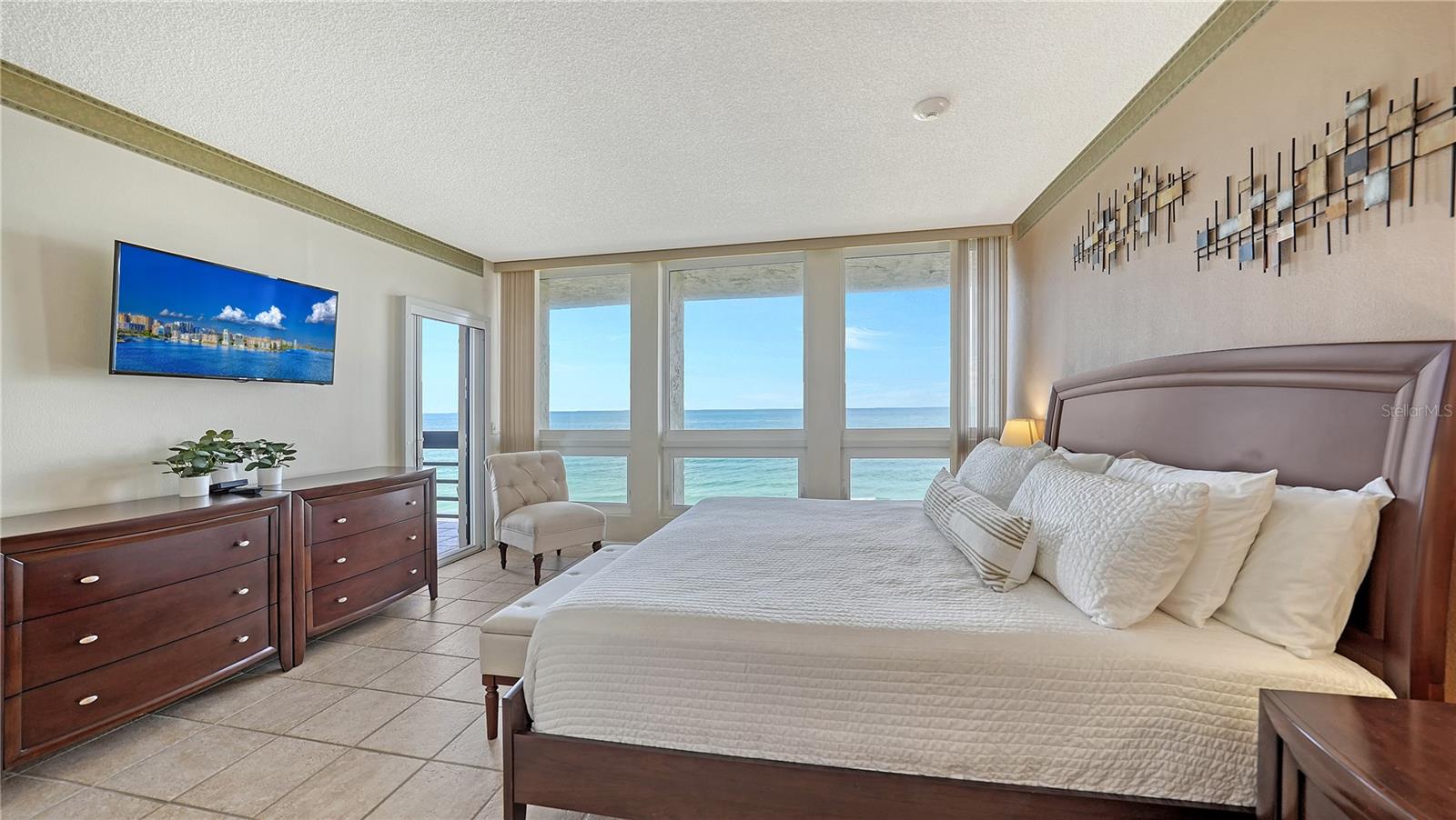 Image 16 of 35 For 1055 Gulf Of Mexico Drive 504