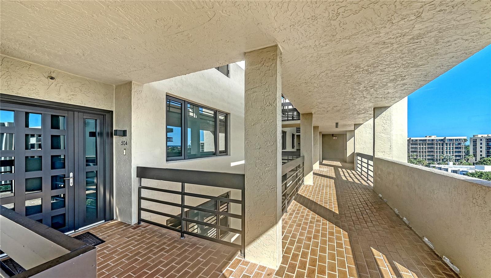 Image 4 of 35 For 1055 Gulf Of Mexico Drive 504