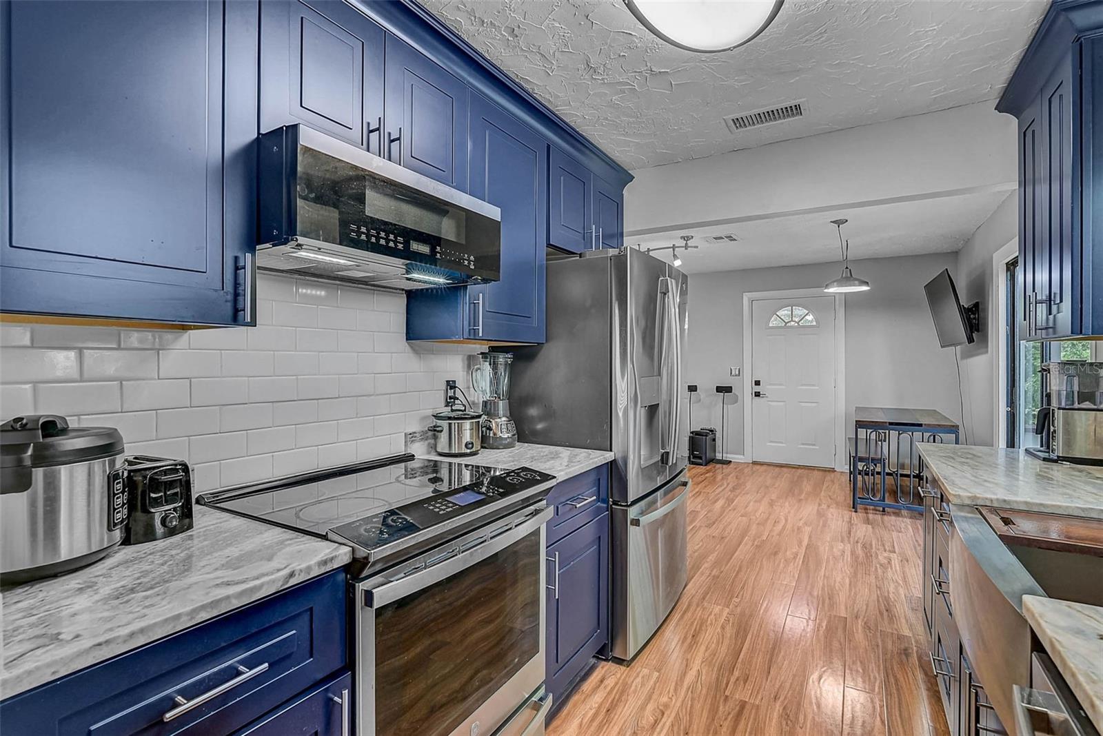 Image 21 of 40 For 2531 Portland Street A