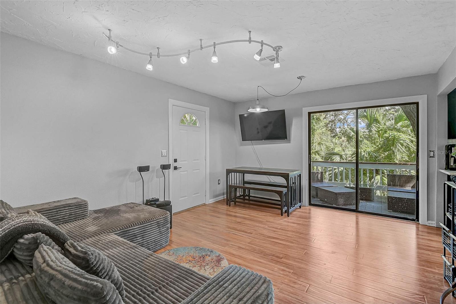 Image 23 of 40 For 2531 Portland Street A