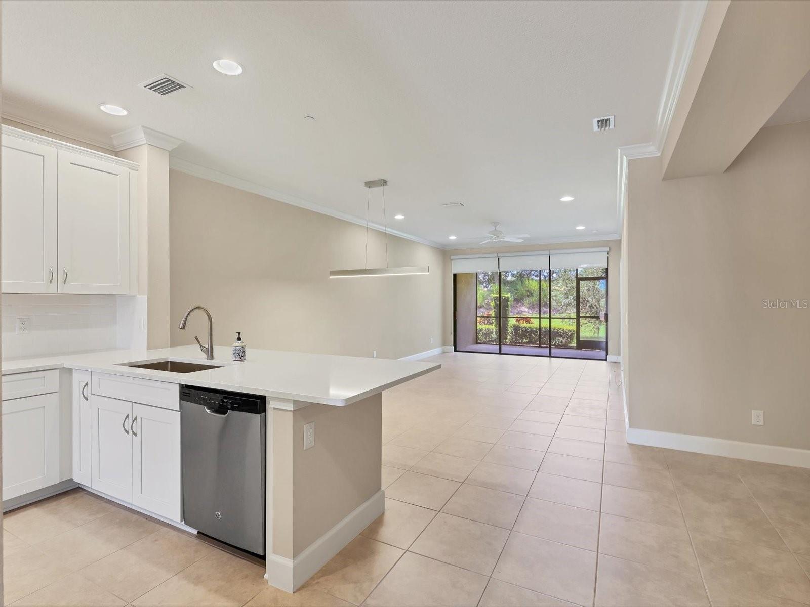 Image 4 of 57 For 13604 Messina Loop 102