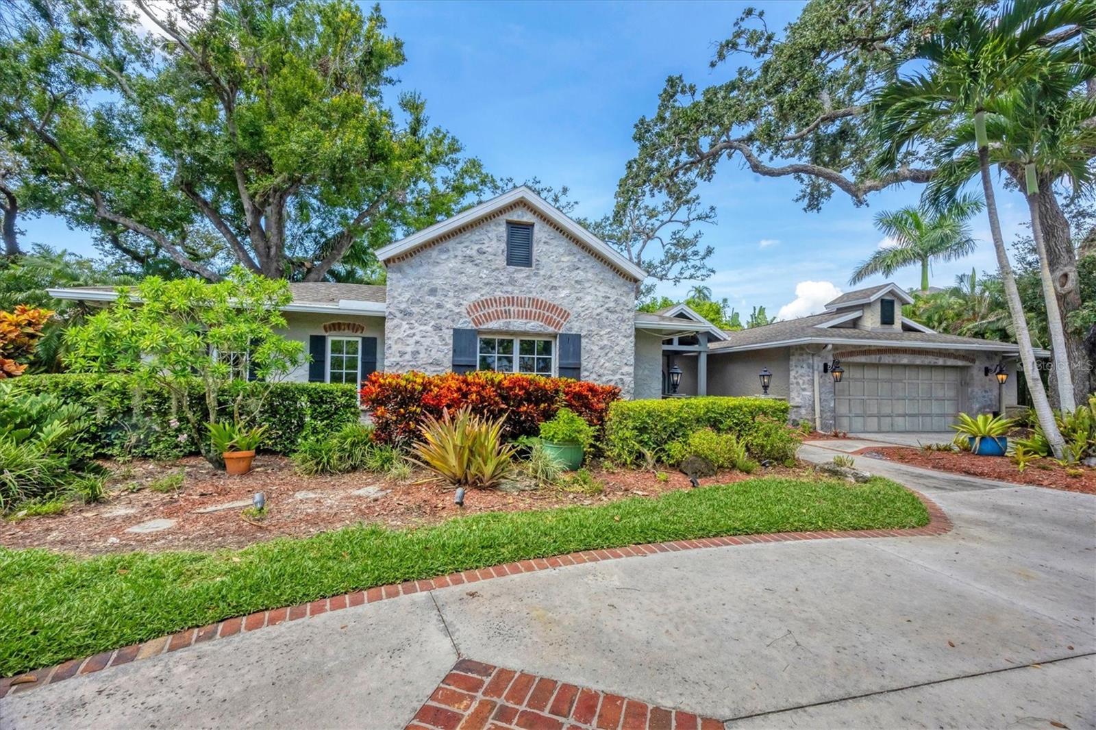 Image 4 of 67 For 3920 Red Rock Way