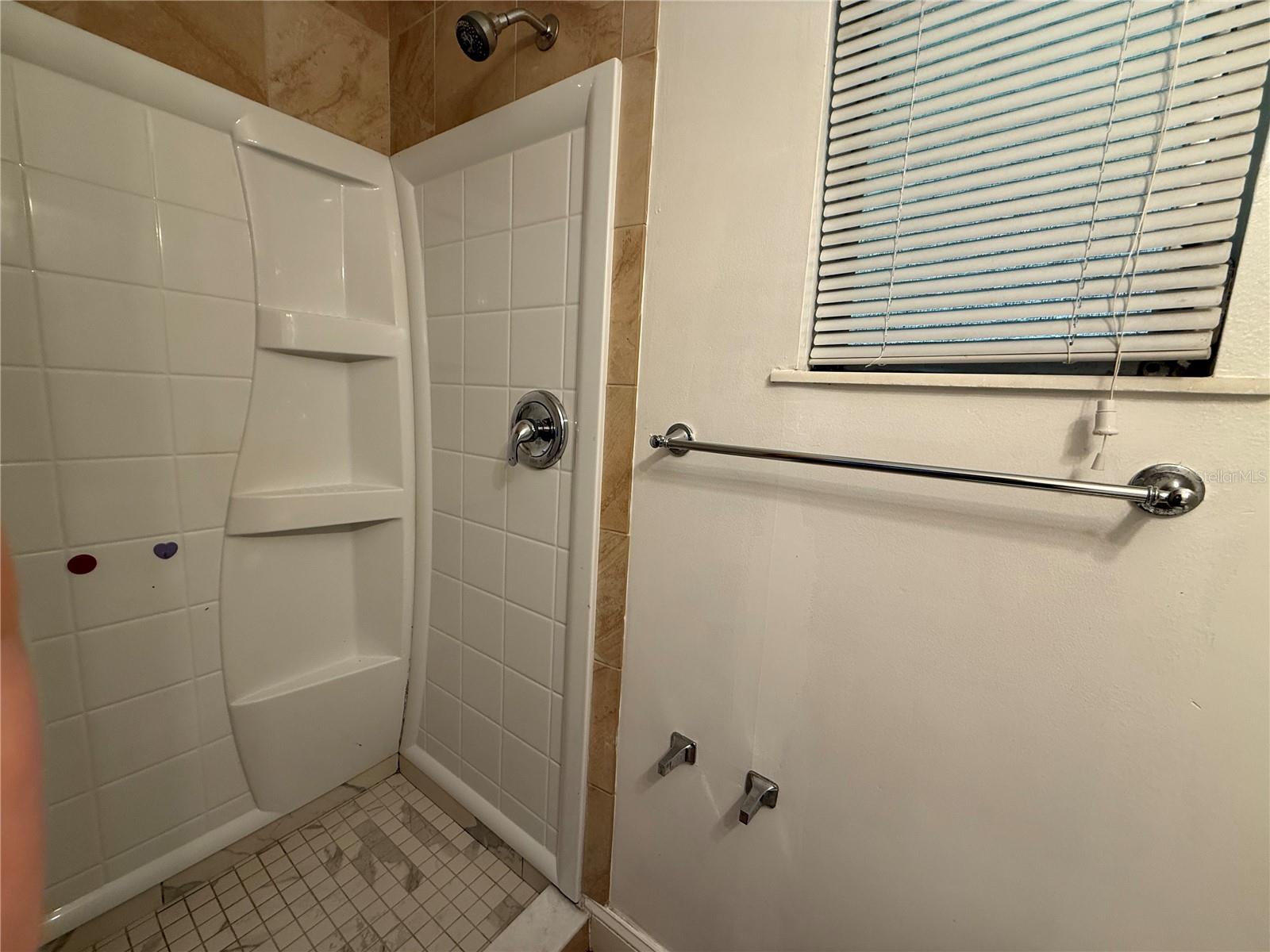 Image 18 of 19 For 2903 Louise Street