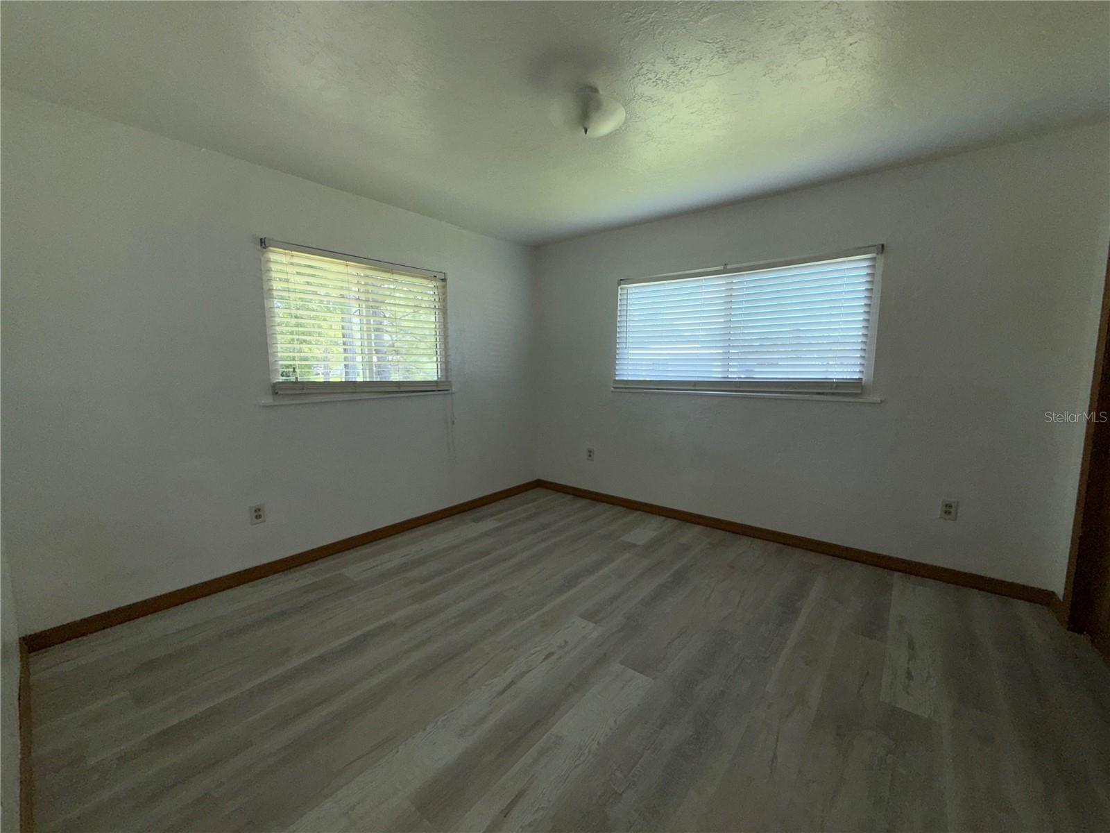 Image 8 of 19 For 2903 Louise Street