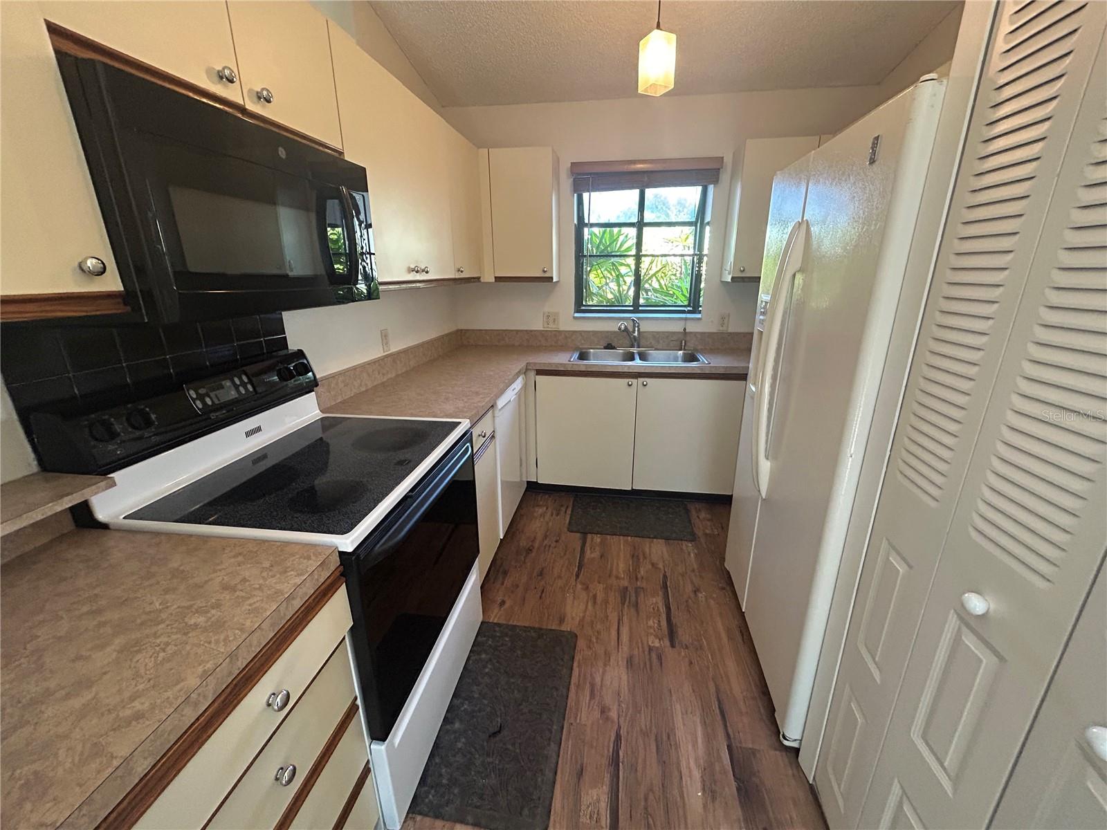 Image 2 of 13 For 2915 63rd Street W 215