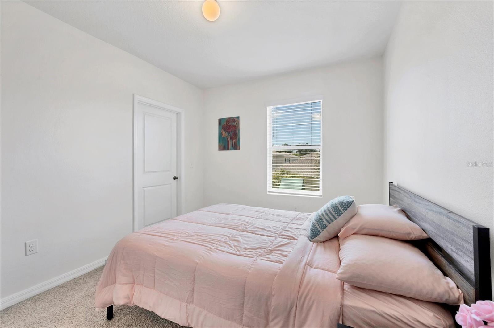 Image 18 of 26 For 5925 Silver Sage Way