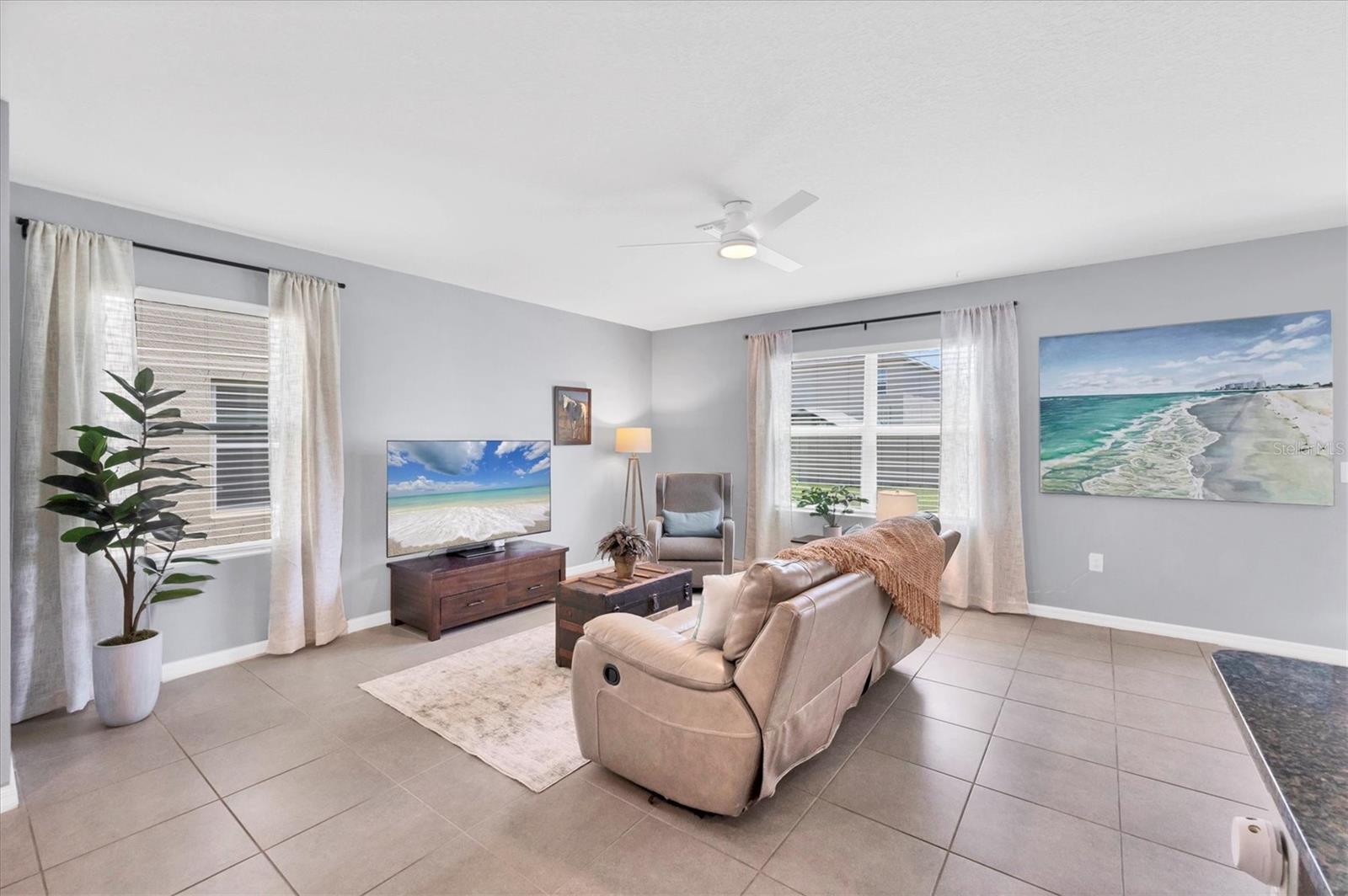 Image 4 of 26 For 5925 Silver Sage Way