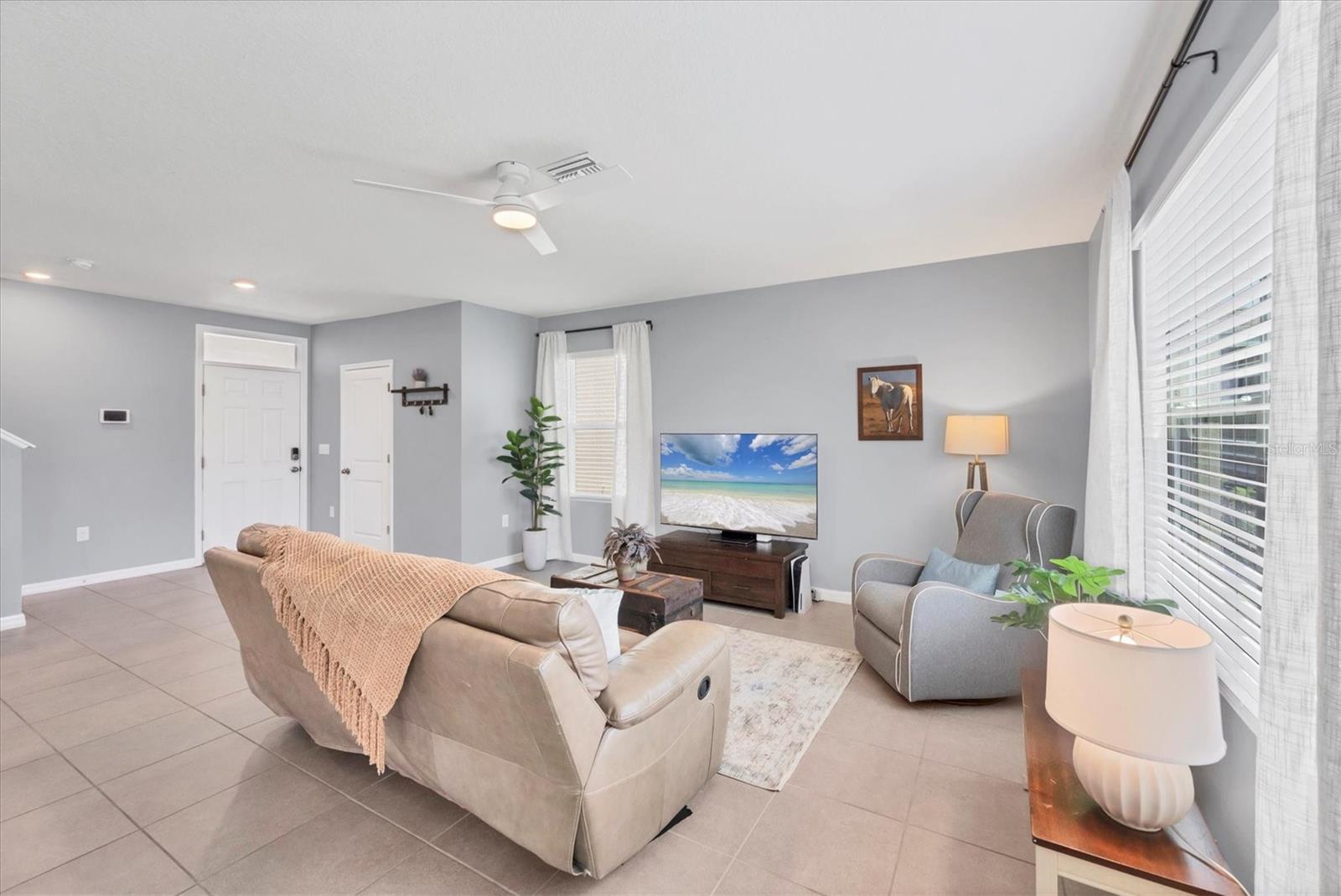 Image 5 of 26 For 5925 Silver Sage Way