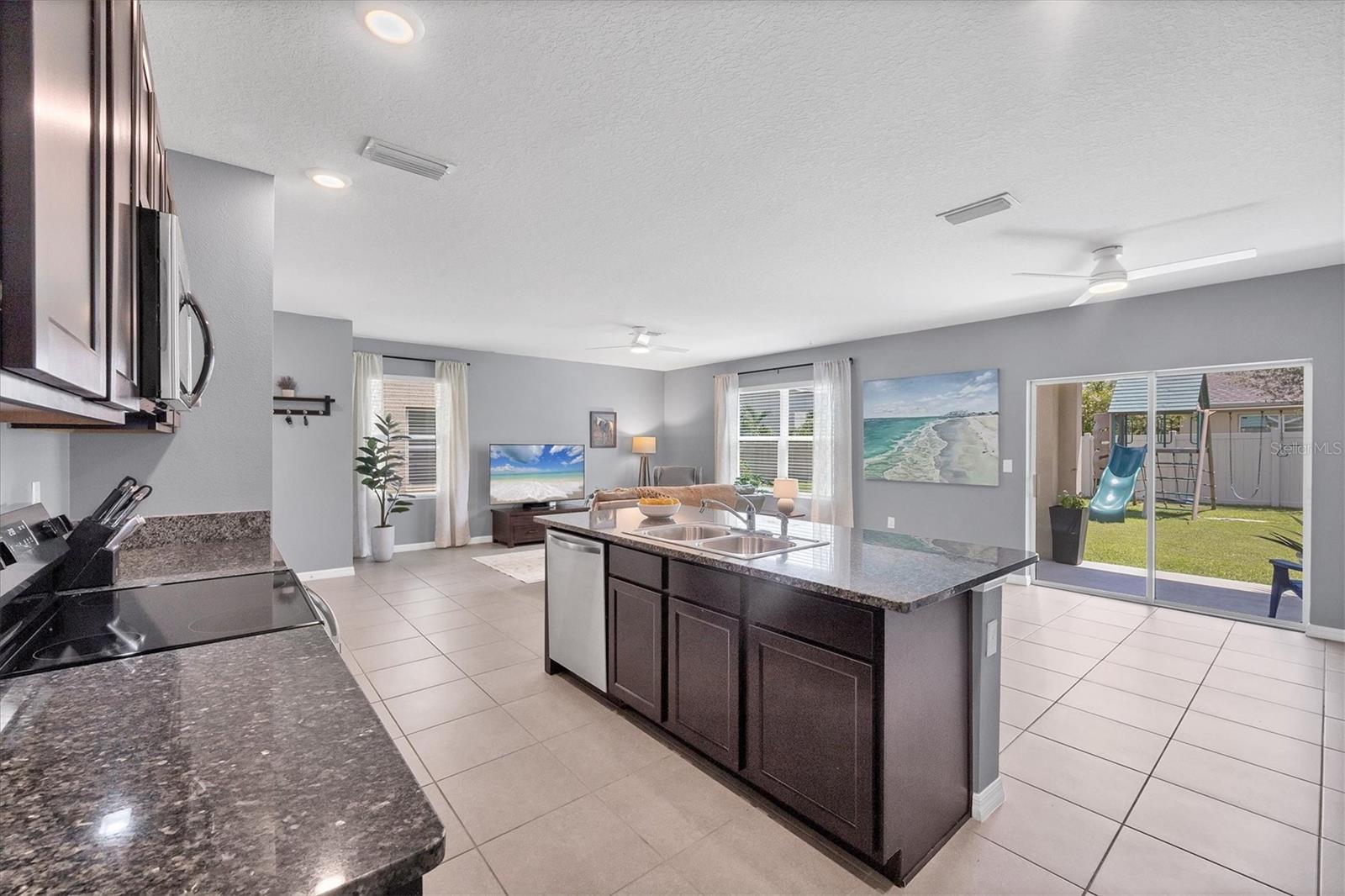 Image 7 of 26 For 5925 Silver Sage Way