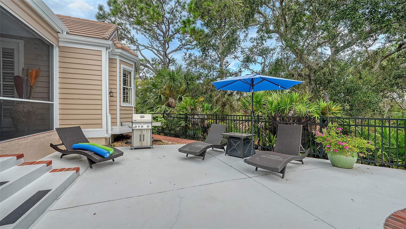 Image 71 of 99 For 156 Bishopscourt Road