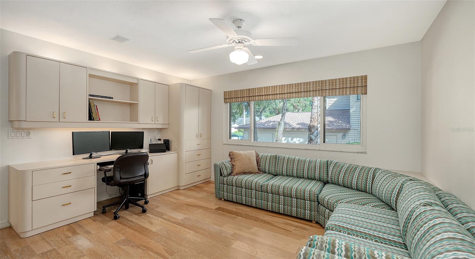Image 25 of 44 For 1529 Oak Way