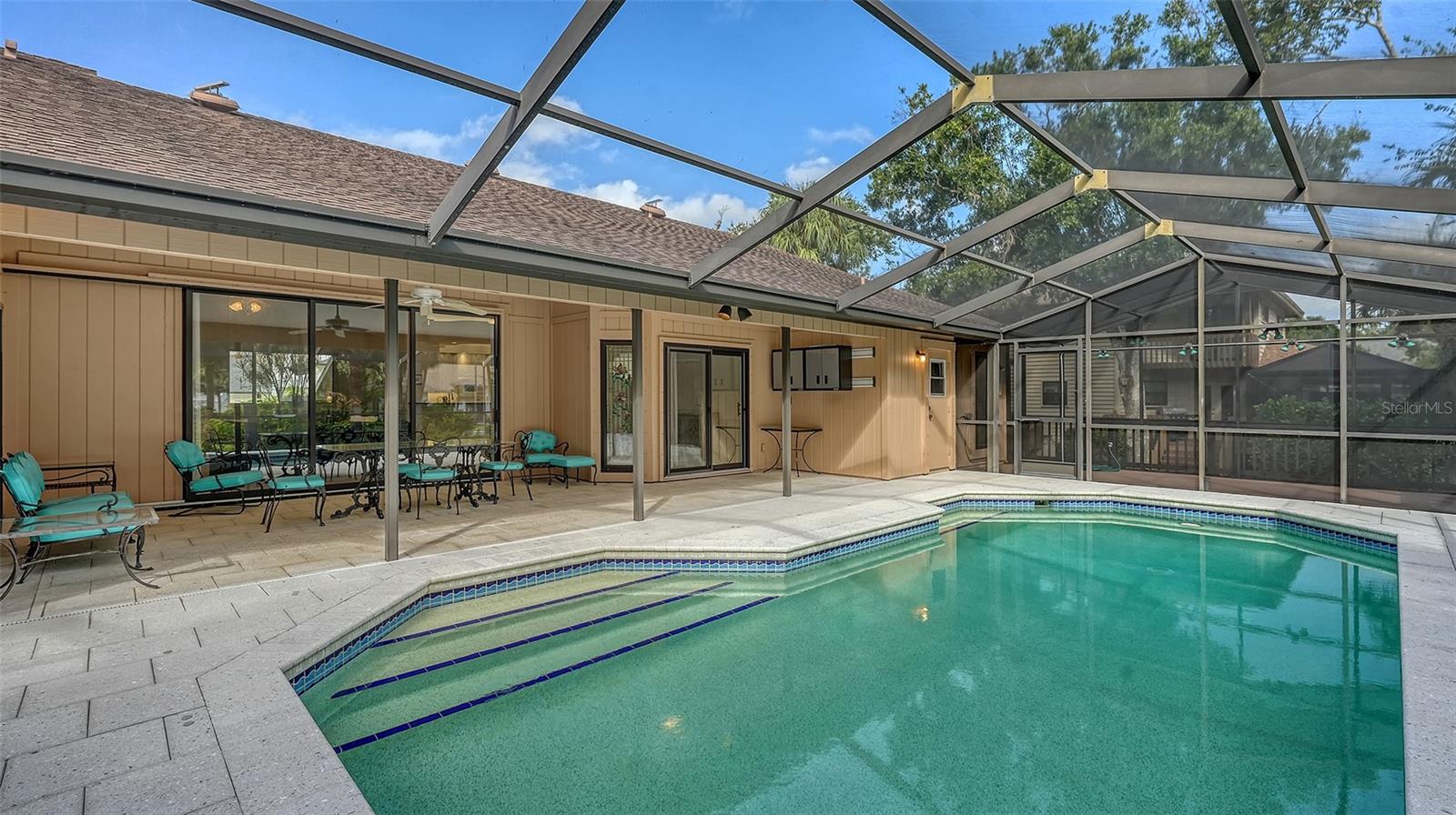 Image 32 of 44 For 1529 Oak Way
