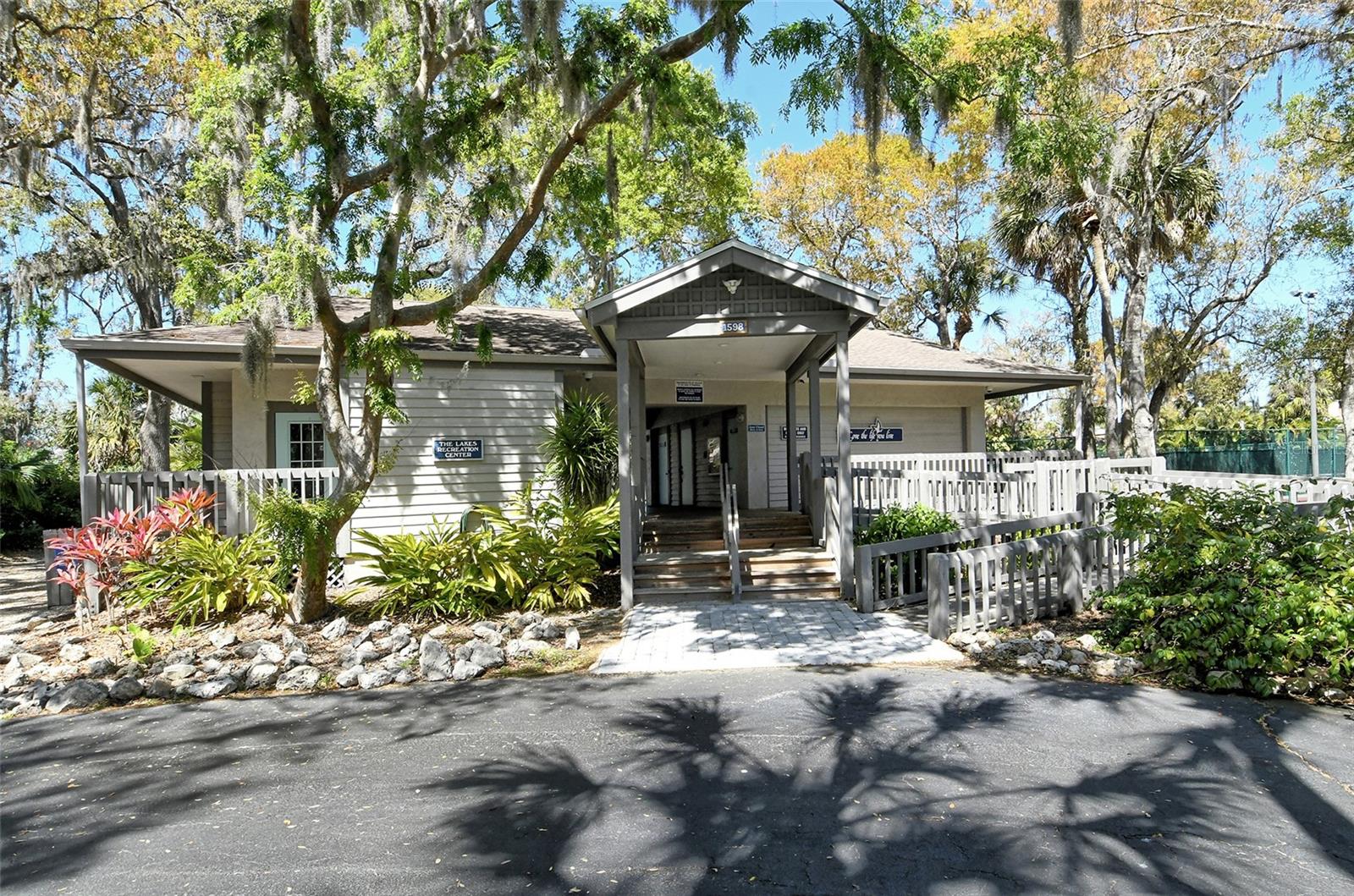 Image 36 of 44 For 1529 Oak Way