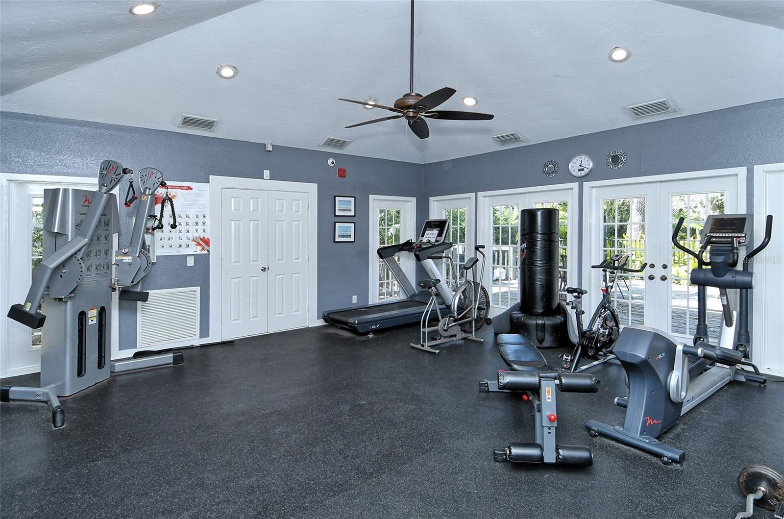 Image 37 of 44 For 1529 Oak Way