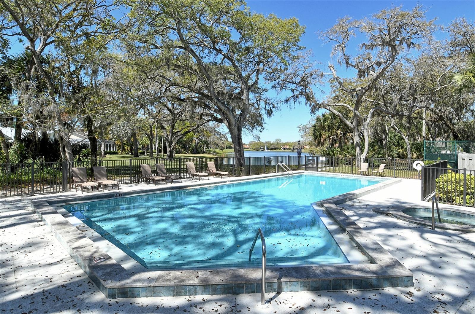 Image 38 of 44 For 1529 Oak Way