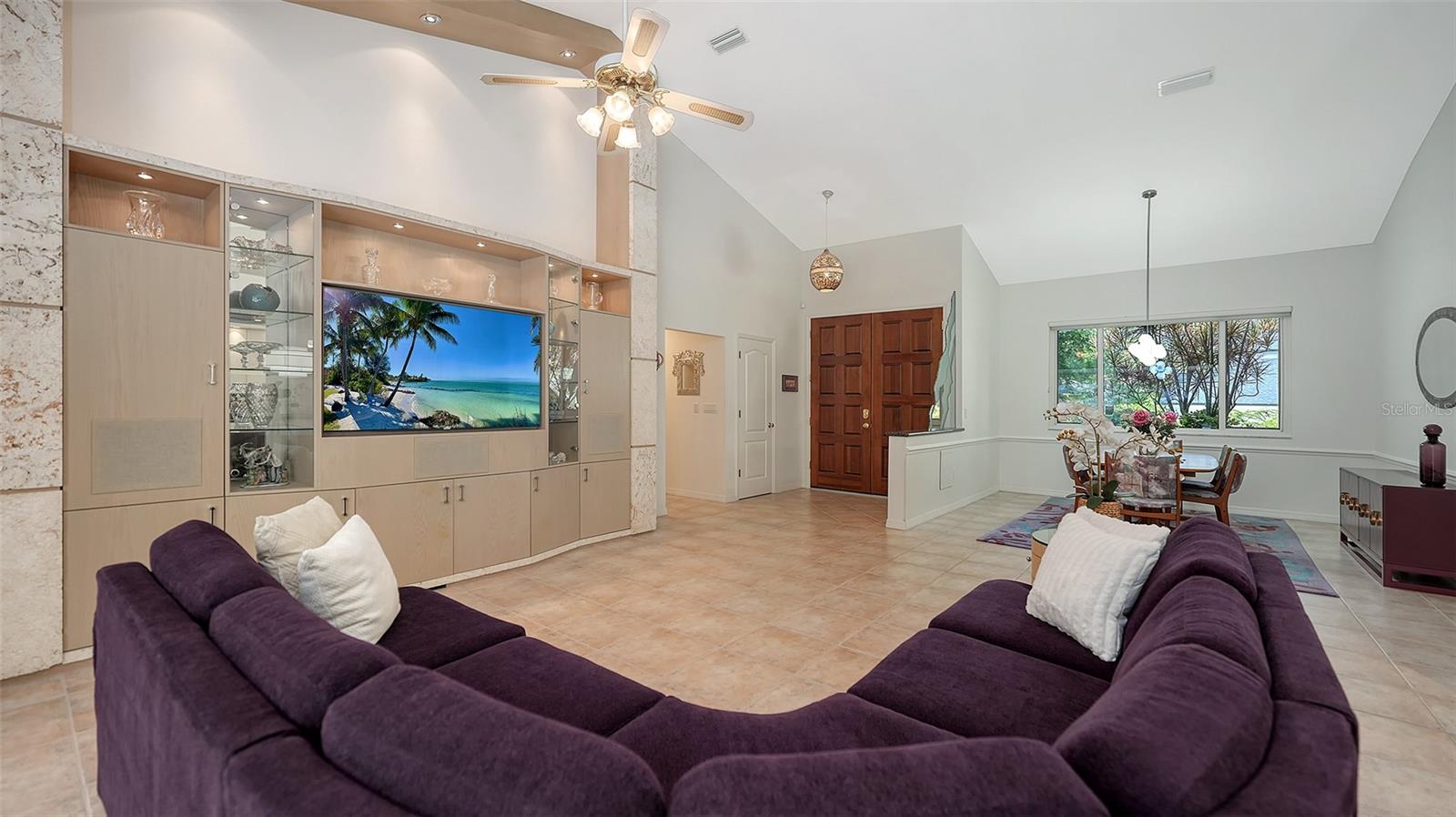 Image 4 of 44 For 1529 Oak Way
