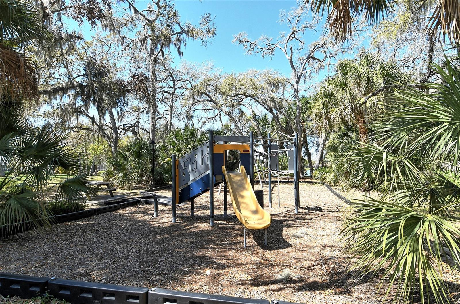 Image 41 of 44 For 1529 Oak Way