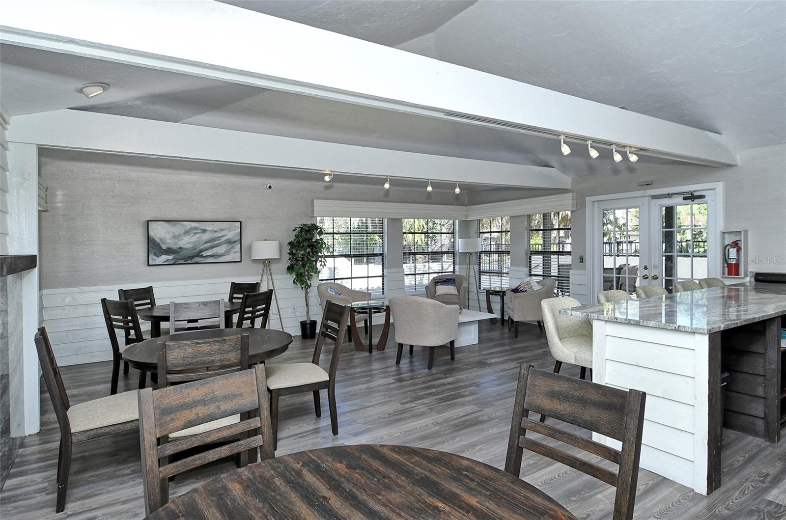 Image 43 of 44 For 1529 Oak Way